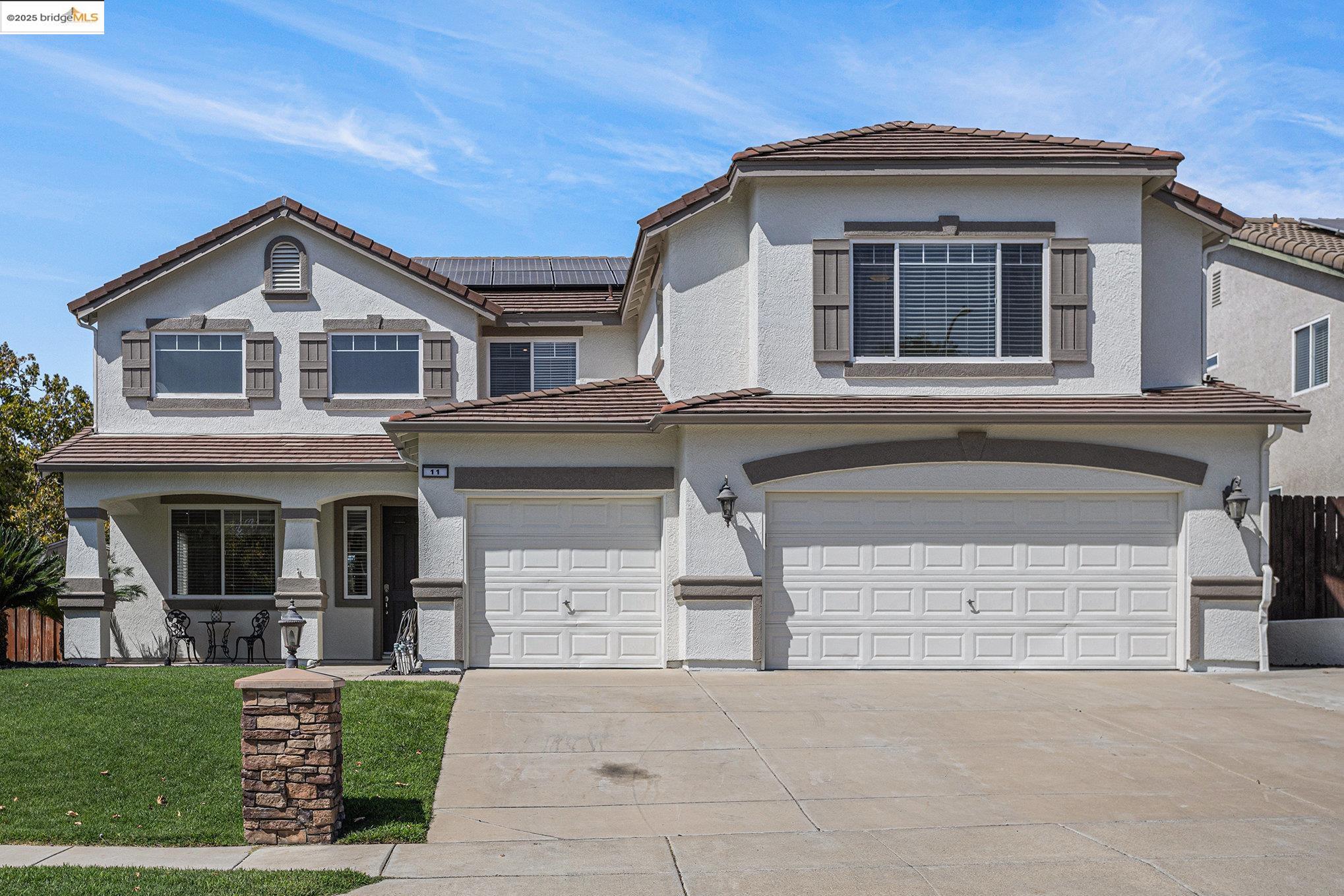 Detail Gallery Image 4 of 44 For 11 Pinenut Ct, Oakley,  CA 94561 - 6 Beds | 3 Baths