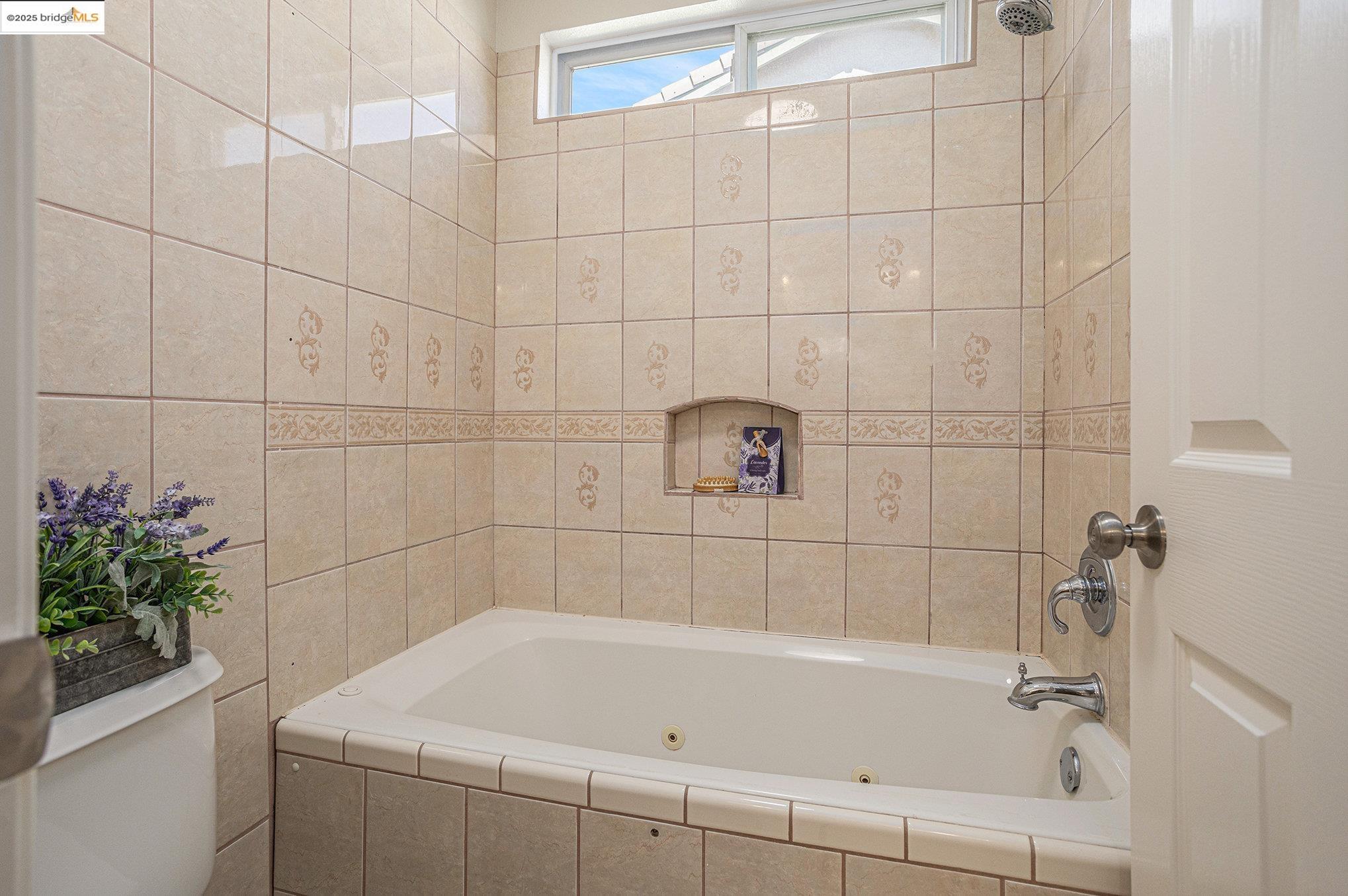 Detail Gallery Image 33 of 44 For 11 Pinenut Ct, Oakley,  CA 94561 - 6 Beds | 3 Baths