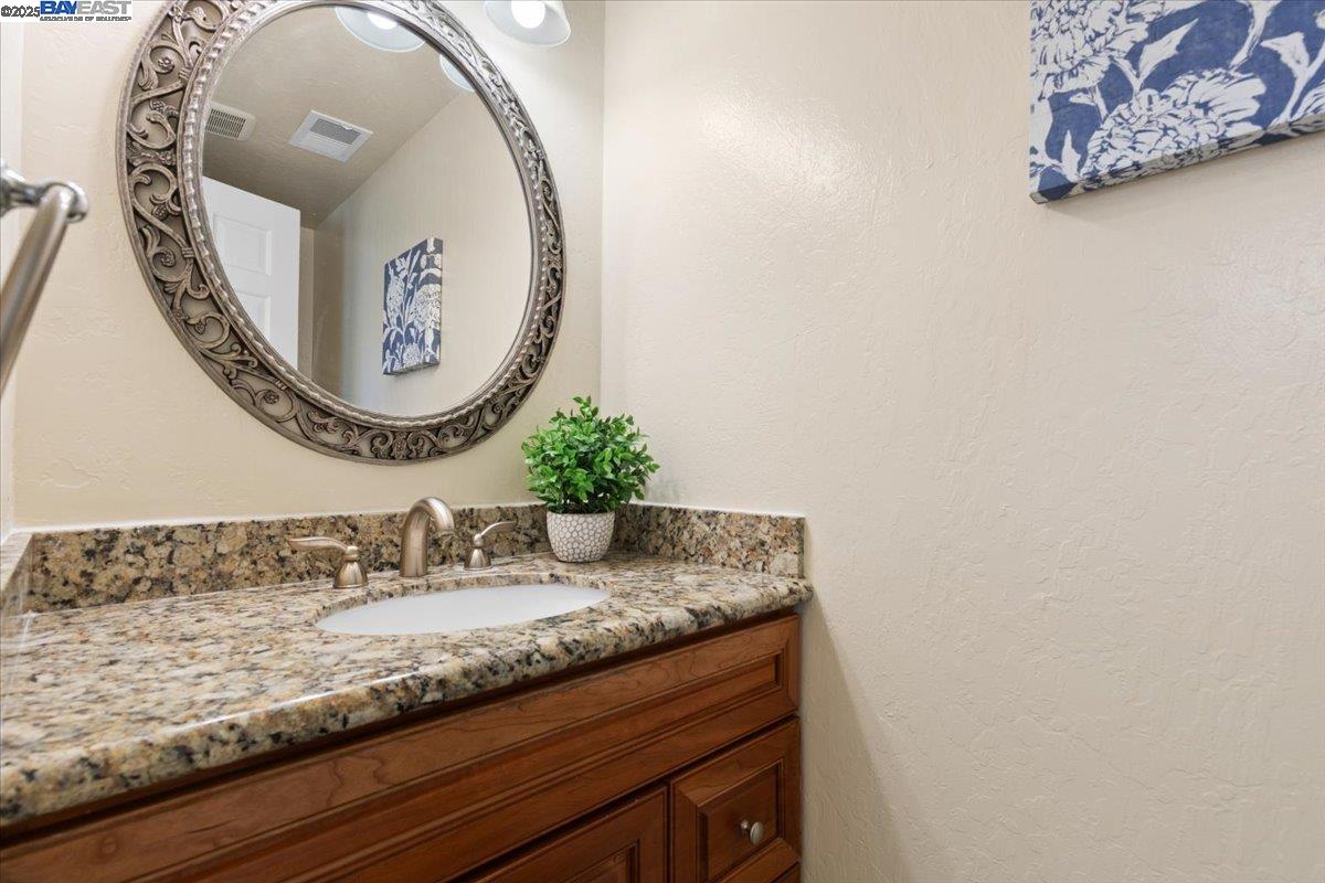 Detail Gallery Image 17 of 36 For 6117 Brigantine Dr, San Jose,  CA 95129 - 4 Beds | 2/1 Baths