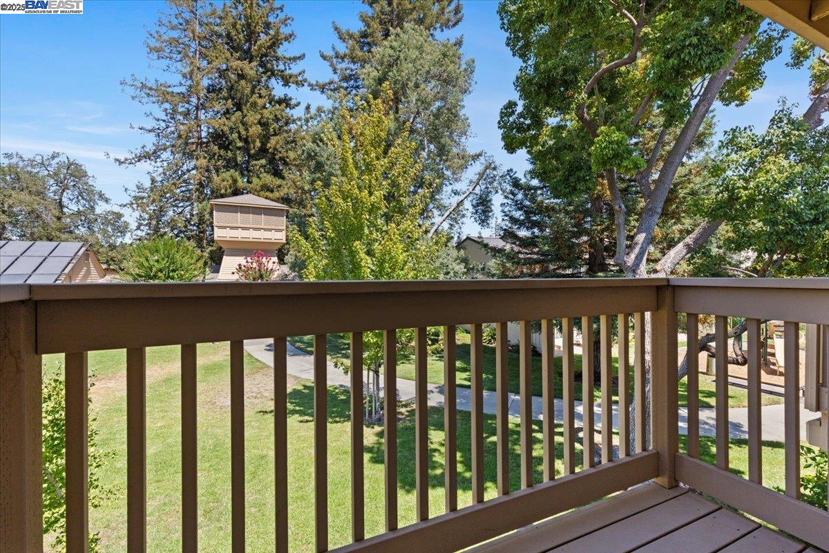 Detail Gallery Image 4 of 36 For 6117 Brigantine Dr, San Jose,  CA 95129 - 4 Beds | 2/1 Baths