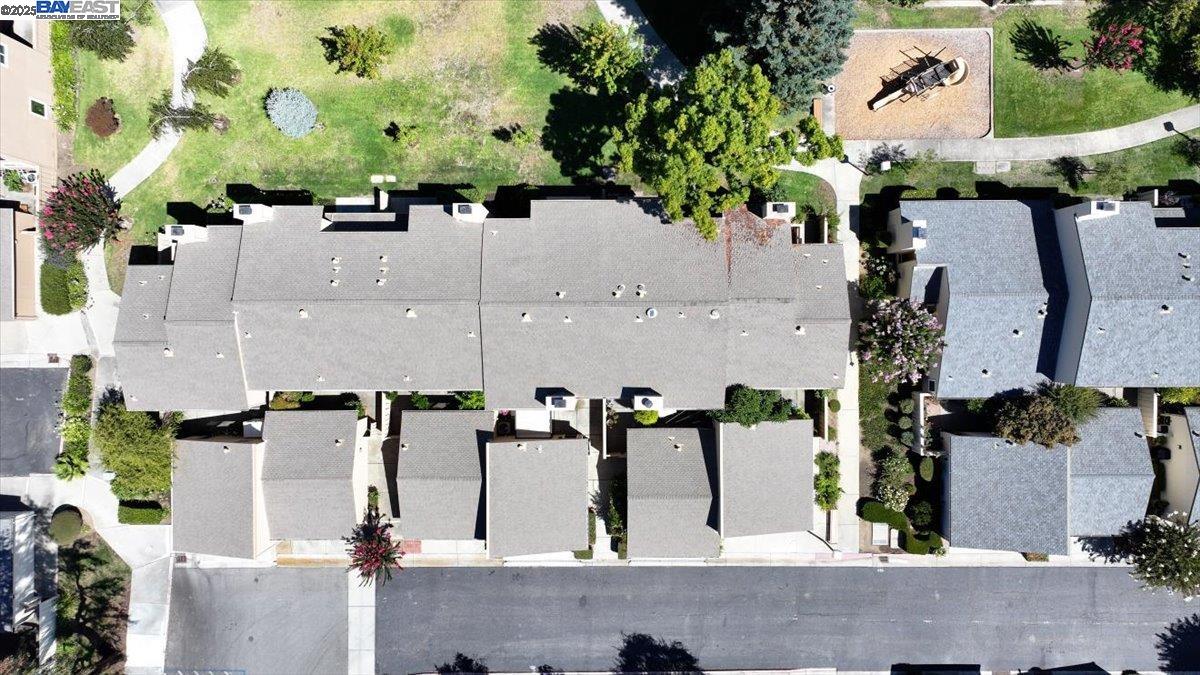 Detail Gallery Image 32 of 36 For 6117 Brigantine Dr, San Jose,  CA 95129 - 4 Beds | 2/1 Baths