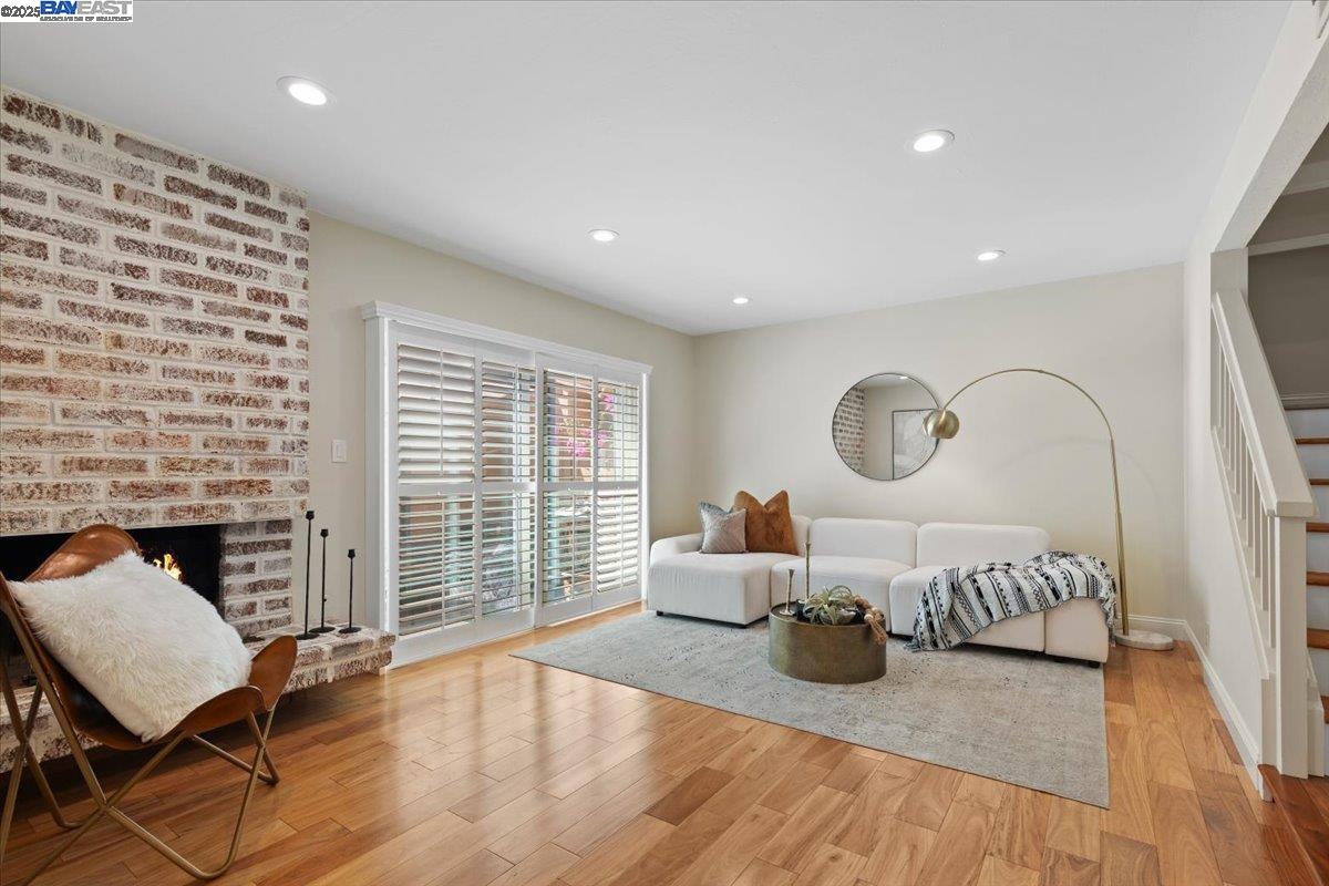 Detail Gallery Image 6 of 36 For 6117 Brigantine Dr, San Jose,  CA 95129 - 4 Beds | 2/1 Baths