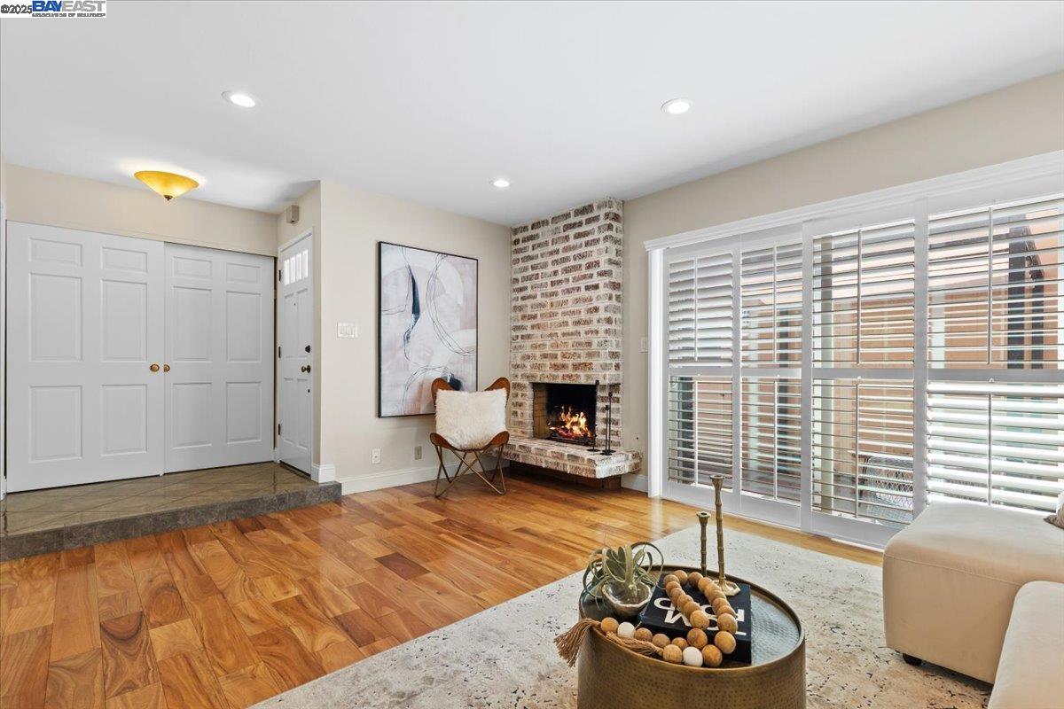 Detail Gallery Image 7 of 36 For 6117 Brigantine Dr, San Jose,  CA 95129 - 4 Beds | 2/1 Baths