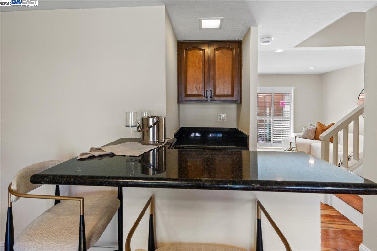 Detail Gallery Image 8 of 36 For 6117 Brigantine Dr, San Jose,  CA 95129 - 4 Beds | 2/1 Baths