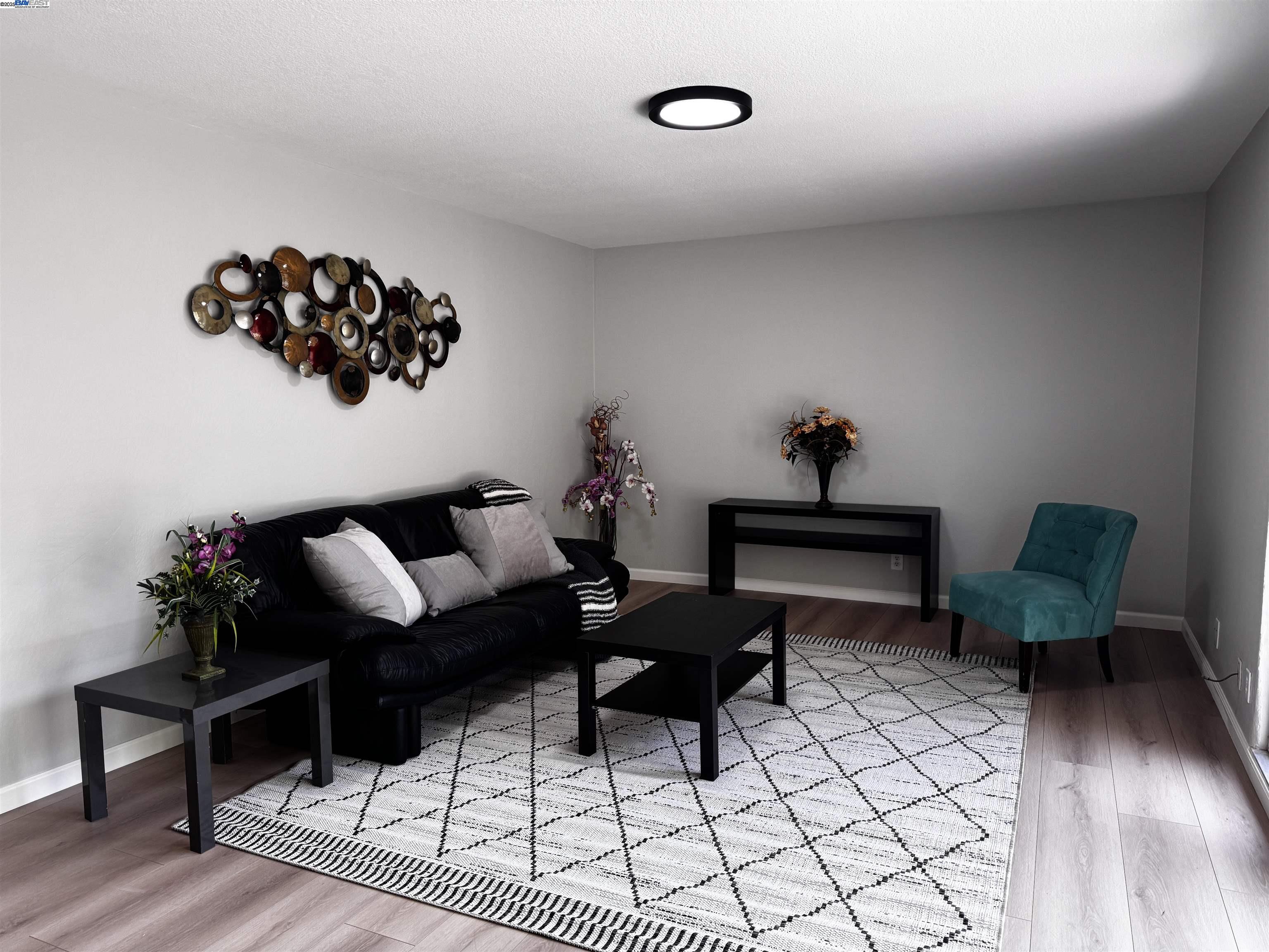 Detail Gallery Image 2 of 12 For 2755 Country Drive, Fremont,  CA 94536-5345 - 2 Beds | 1/1 Baths