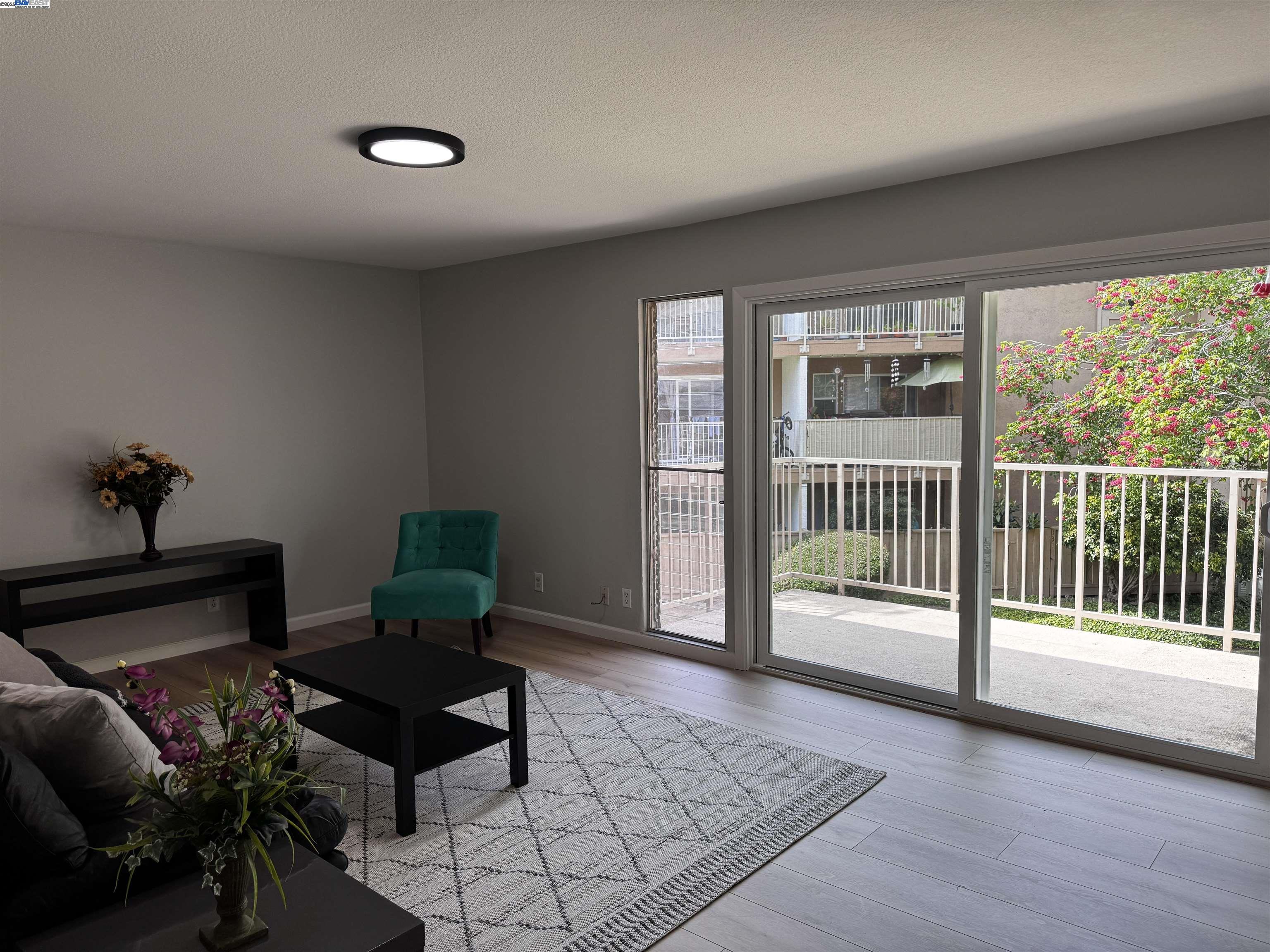 Detail Gallery Image 11 of 12 For 2755 Country Drive, Fremont,  CA 94536-5345 - 2 Beds | 1/1 Baths