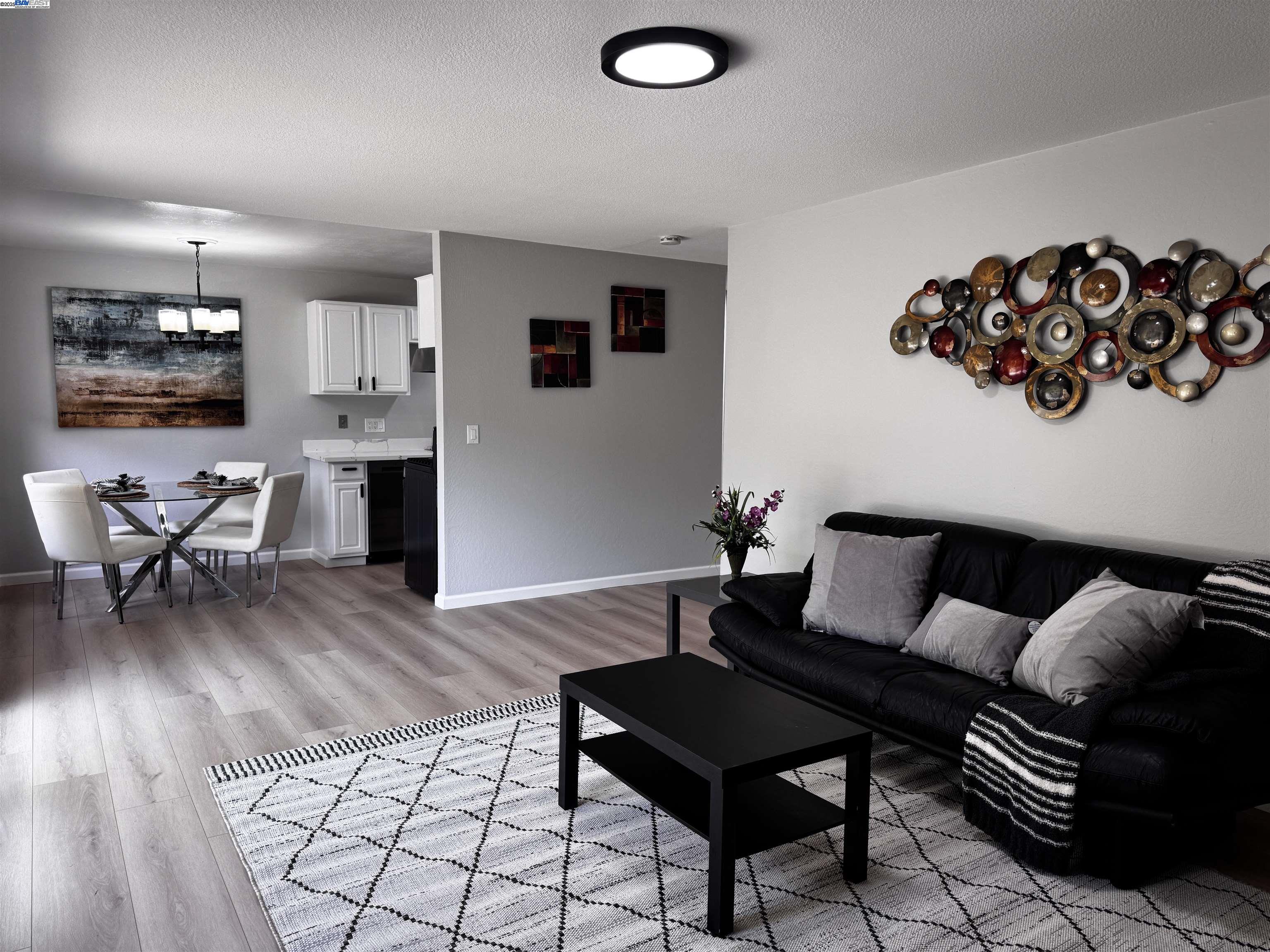 Detail Gallery Image 6 of 12 For 2755 Country Drive, Fremont,  CA 94536-5345 - 2 Beds | 1/1 Baths