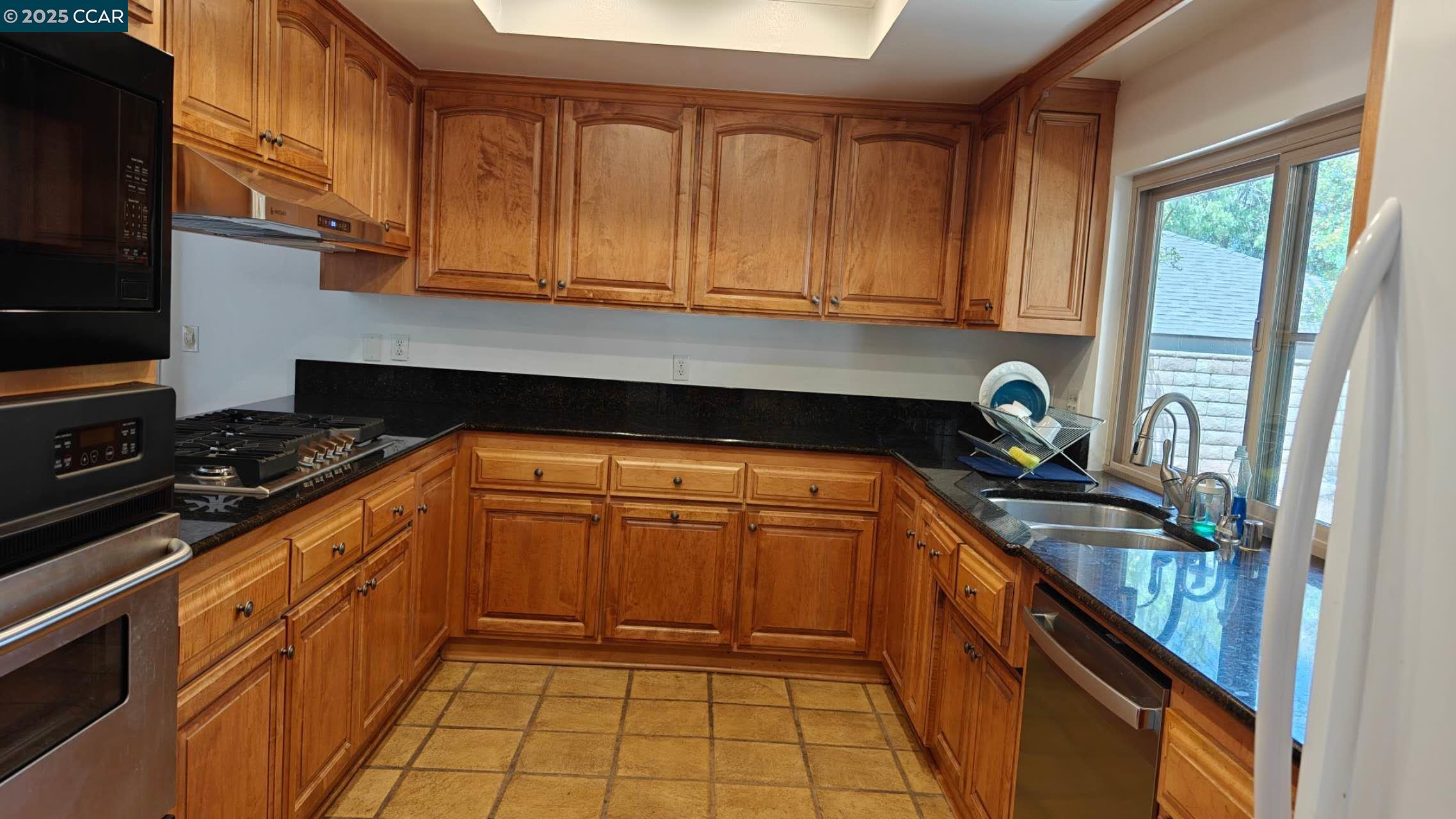 Detail Gallery Image 12 of 24 For 1023 Le Conte Dr, Riverside,  CA 92507 - 4 Beds | 2 Baths