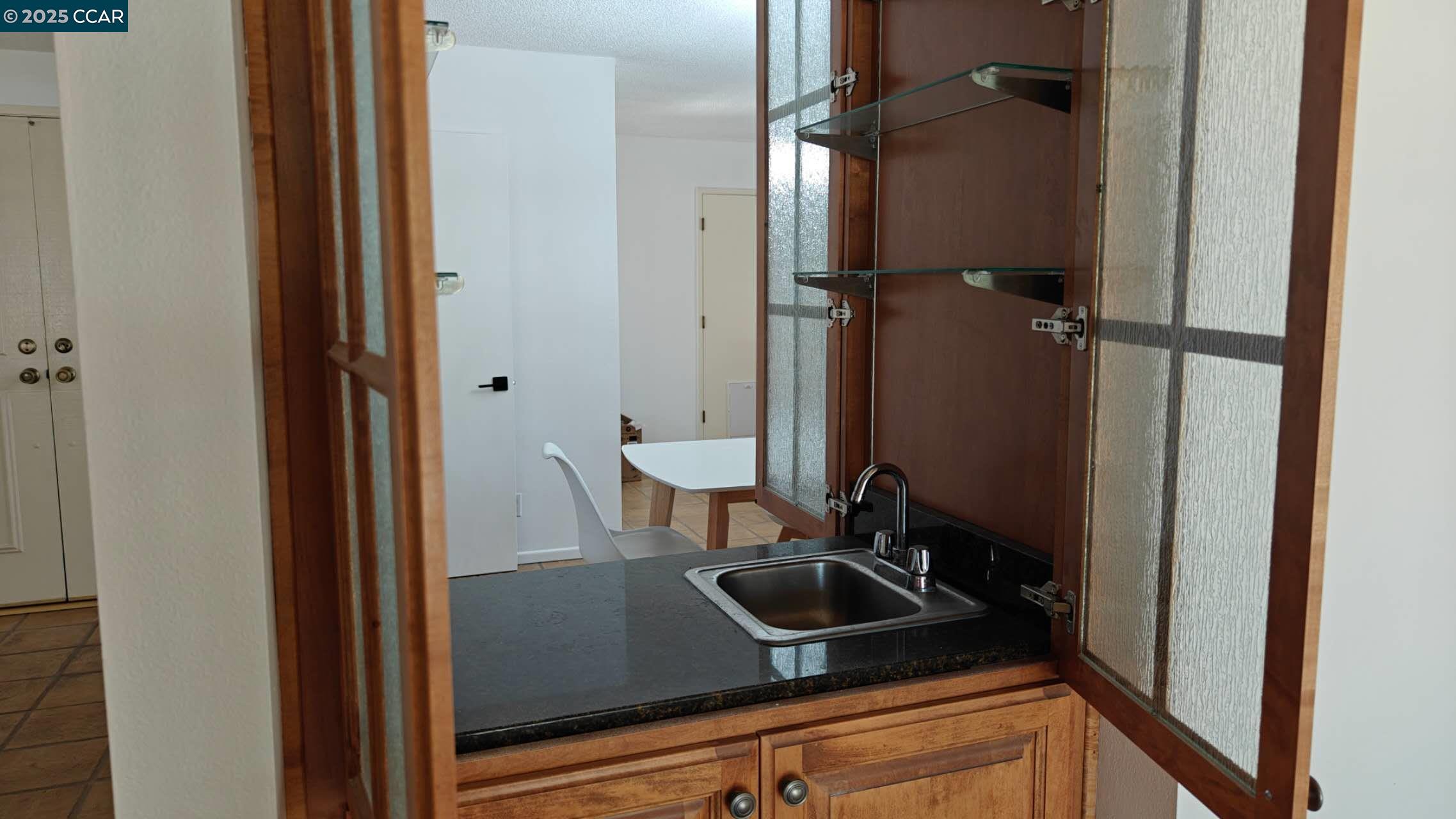 Detail Gallery Image 15 of 24 For 1023 Le Conte Dr, Riverside,  CA 92507 - 4 Beds | 2 Baths