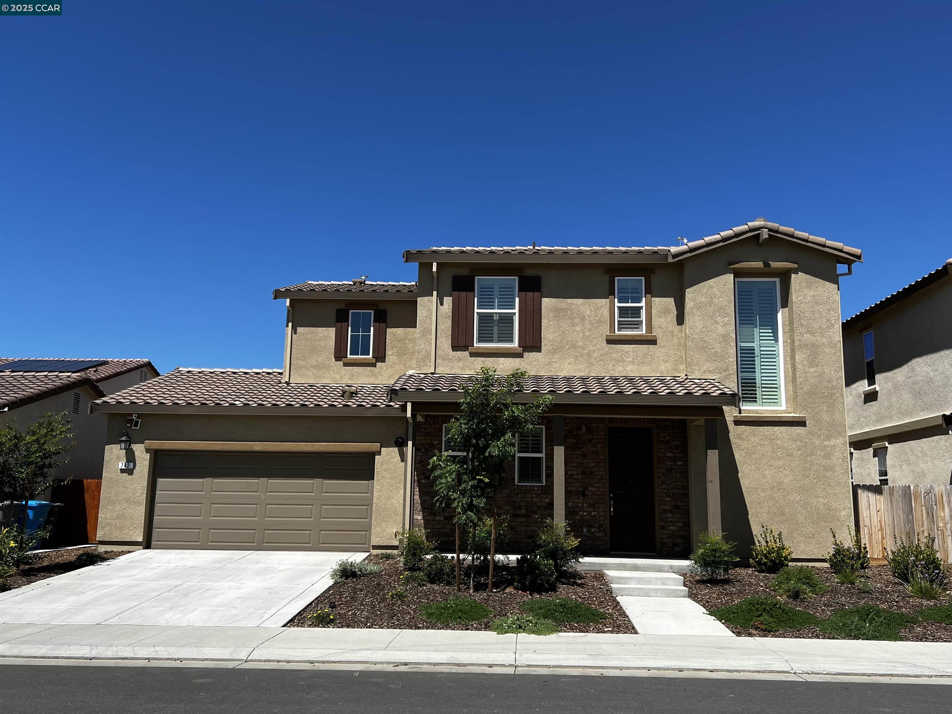Detail Gallery Image 1 of 23 For 742 Iris Dr, Vallejo,  CA 95687 - 3 Beds | 2/1 Baths