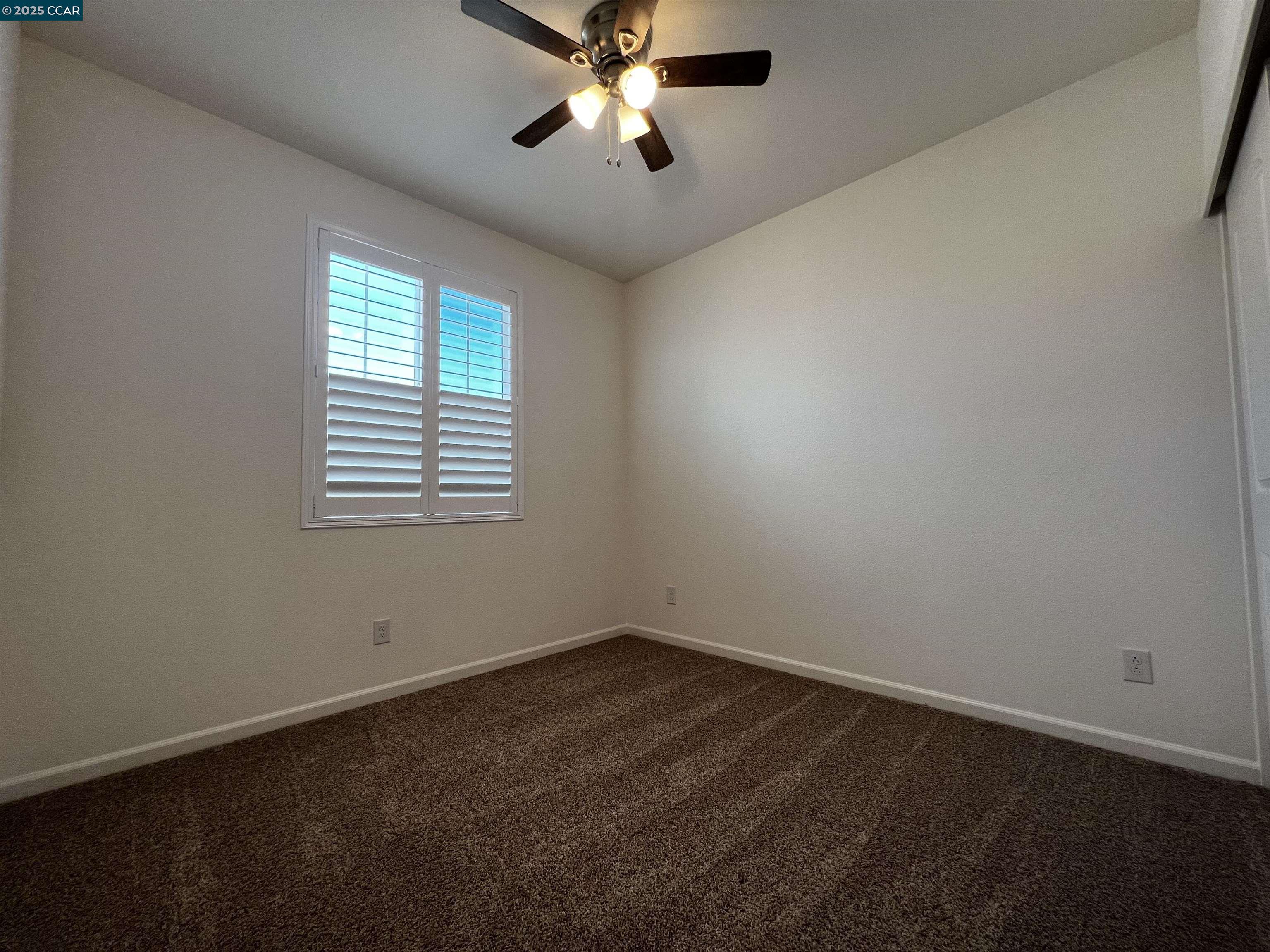 Detail Gallery Image 12 of 23 For 742 Iris Dr, Vallejo,  CA 95687 - 3 Beds | 2/1 Baths