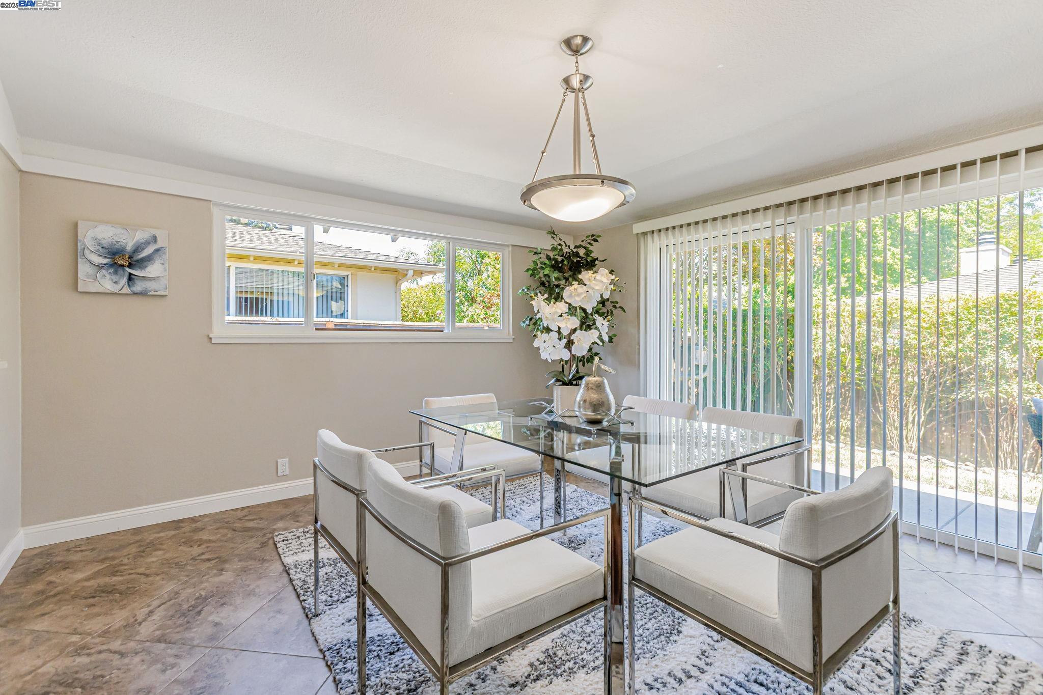 Detail Gallery Image 10 of 27 For 2692 Shadow Mountain Drive, San Ramon,  CA 94583-1828 - 2 Beds | 2 Baths