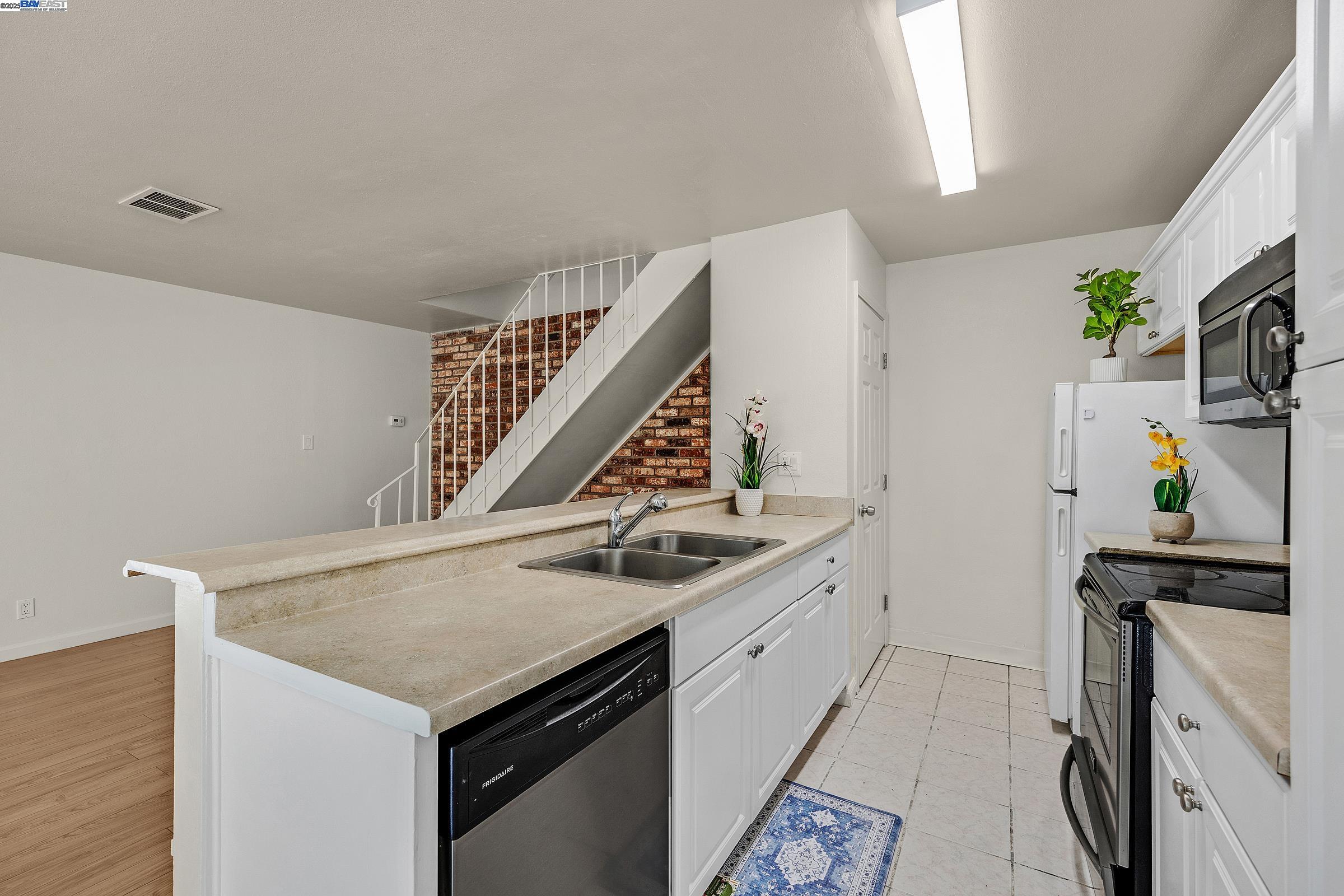 Photo #17: 41108433 Listing: Photo #17