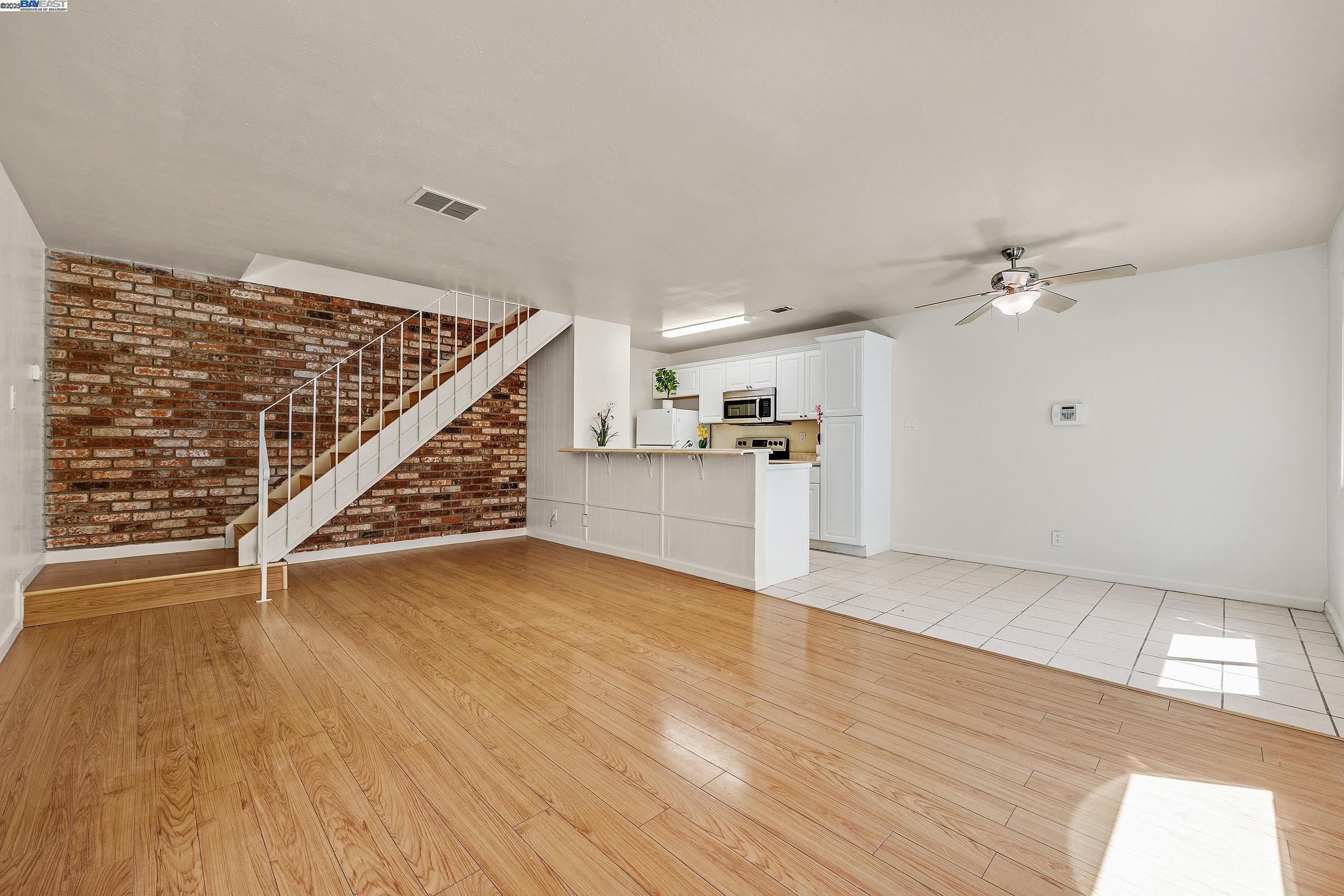 Photo #9: 41108433 Listing: Photo #9