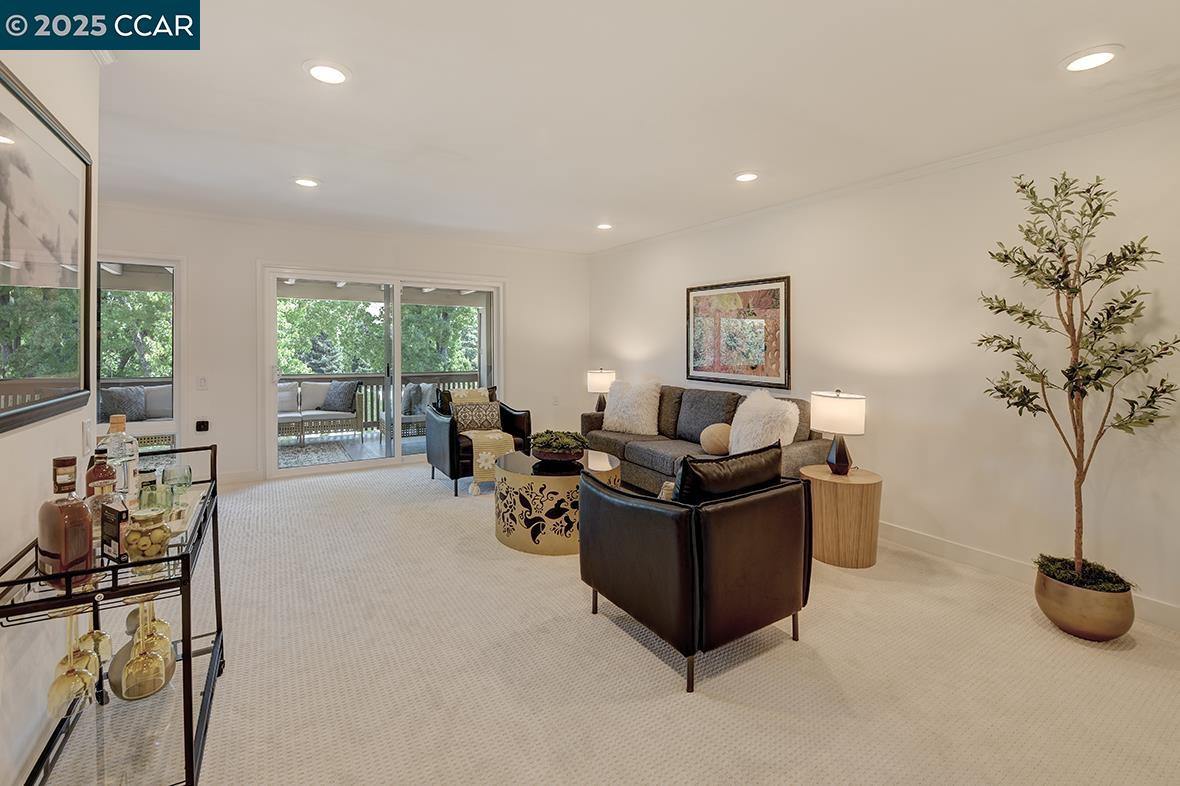 Detail Gallery Image 2 of 49 For 1112 Rockledge Ln #5,  Walnut Creek,  CA 94595 - 2 Beds | 1 Baths