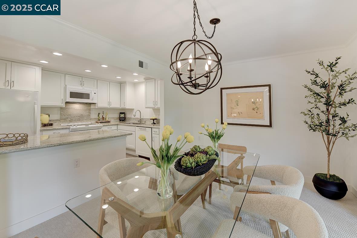 Detail Gallery Image 5 of 49 For 1112 Rockledge Ln #5,  Walnut Creek,  CA 94595 - 2 Beds | 1 Baths