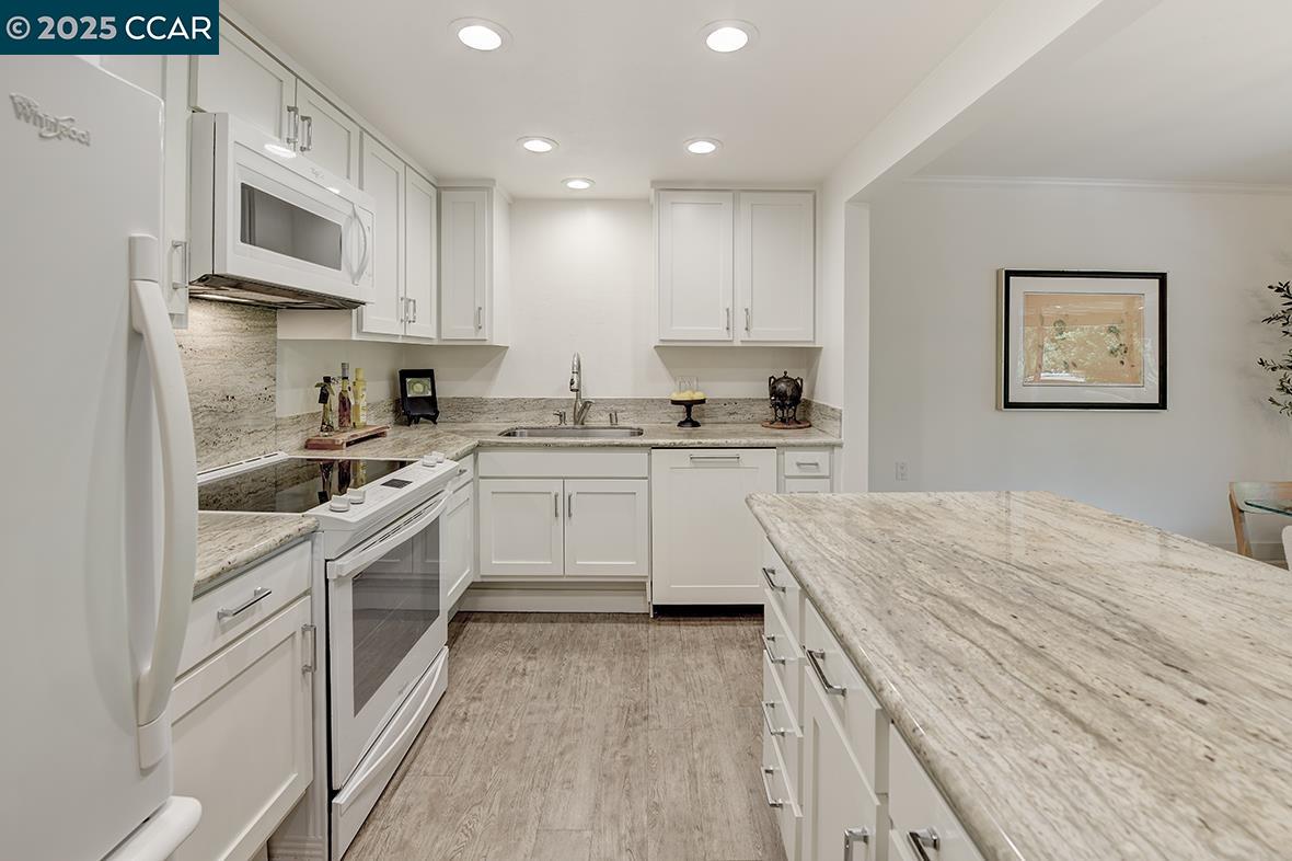 Detail Gallery Image 7 of 49 For 1112 Rockledge Ln #5,  Walnut Creek,  CA 94595 - 2 Beds | 1 Baths