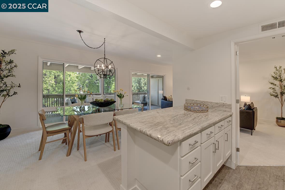 Detail Gallery Image 8 of 49 For 1112 Rockledge Ln #5,  Walnut Creek,  CA 94595 - 2 Beds | 1 Baths