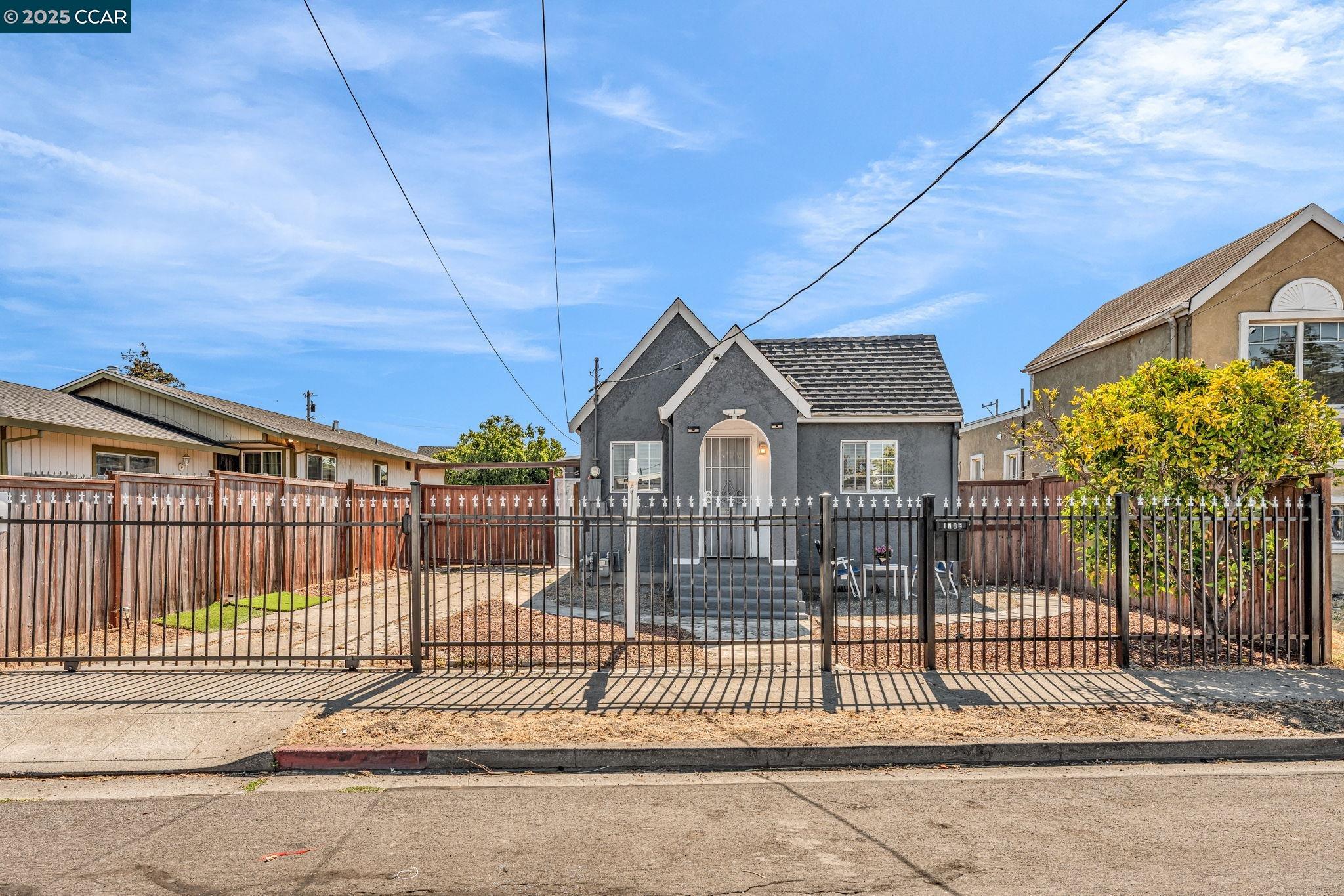 Detail Gallery Image 1 of 45 For 1706 14th St, San Pablo,  CA 94806-4313 - 3 Beds | 1 Baths