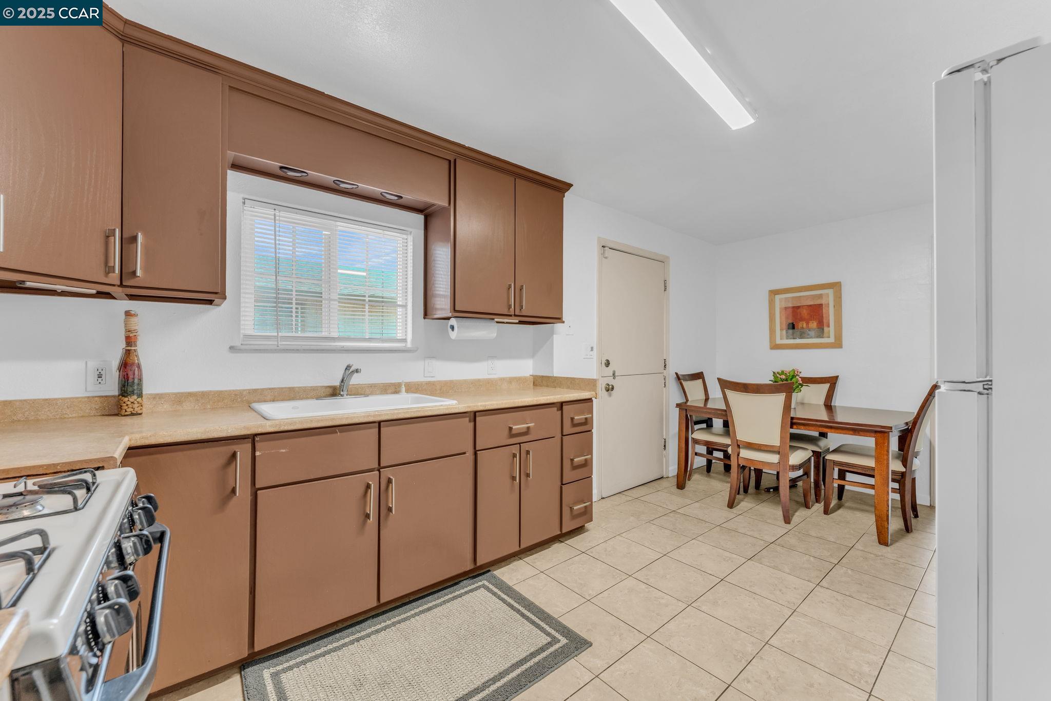 Detail Gallery Image 14 of 45 For 1706 14th St, San Pablo,  CA 94806-4313 - 3 Beds | 1 Baths
