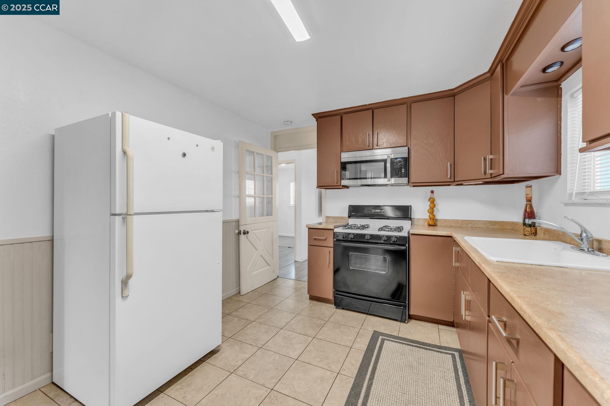 Detail Gallery Image 15 of 45 For 1706 14th St, San Pablo,  CA 94806-4313 - 3 Beds | 1 Baths