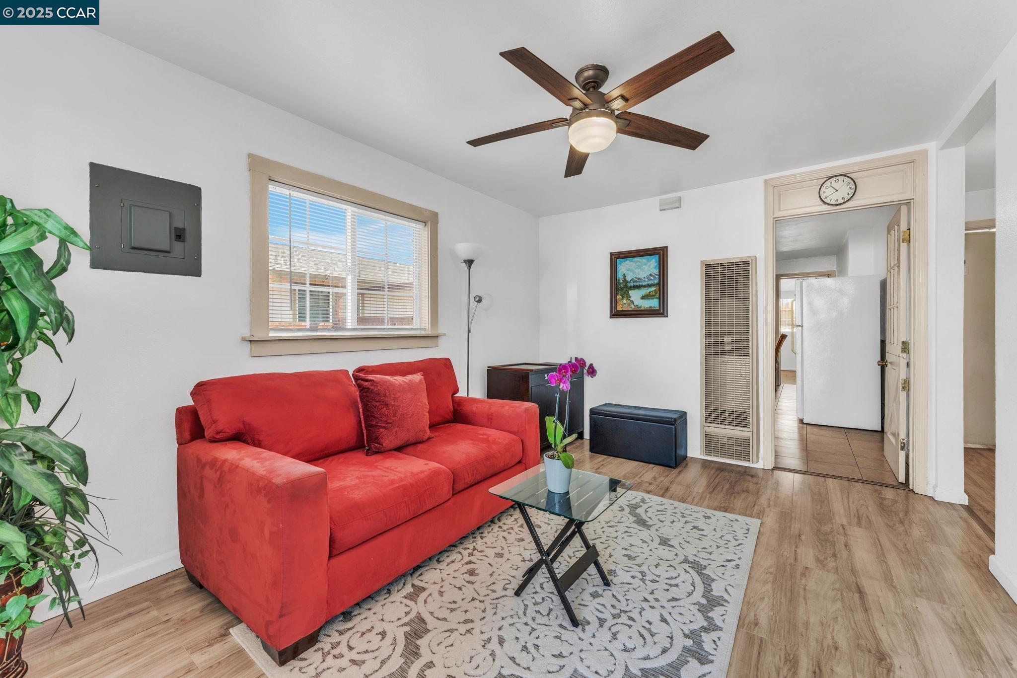 Detail Gallery Image 4 of 45 For 1706 14th St, San Pablo,  CA 94806-4313 - 3 Beds | 1 Baths