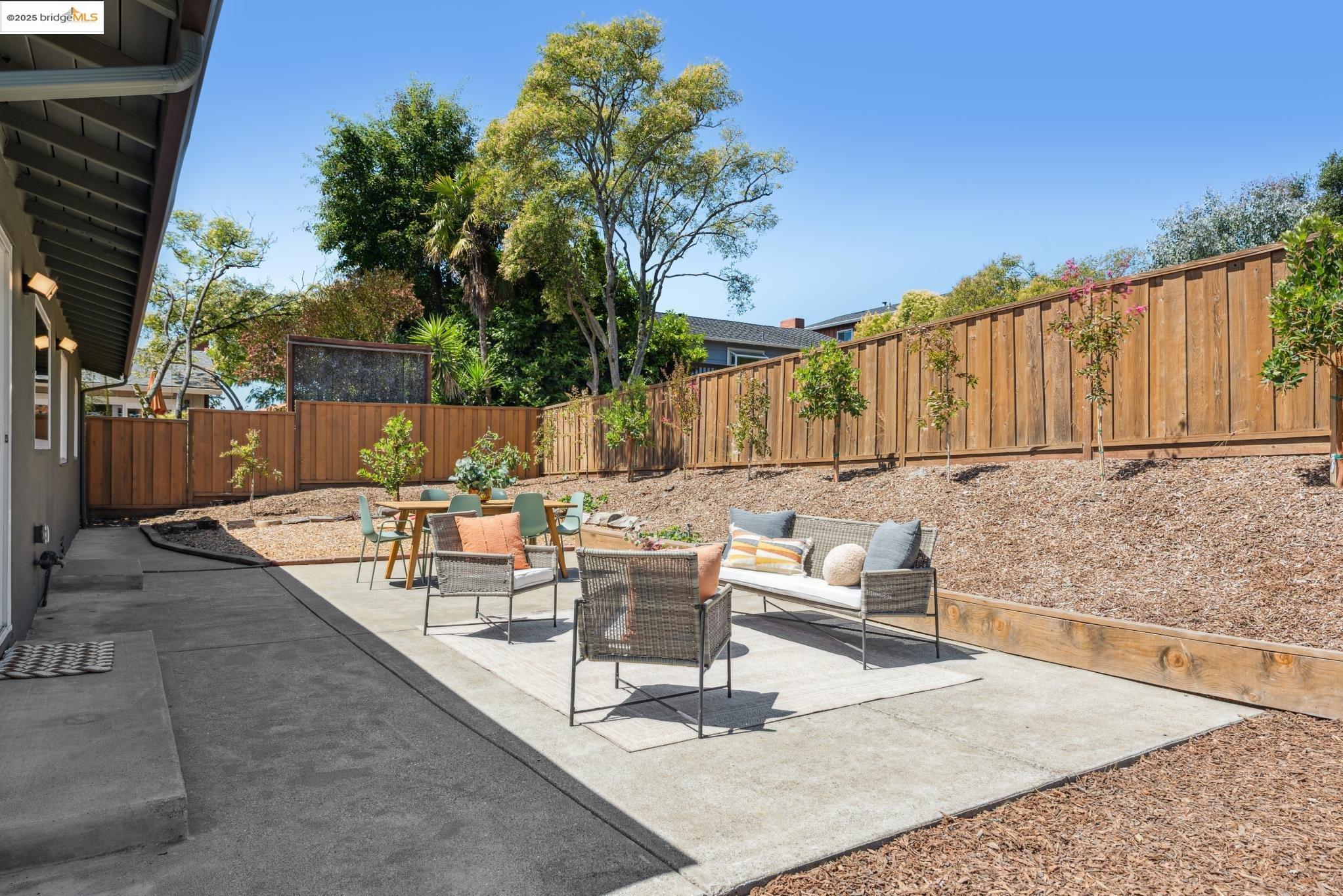 Detail Gallery Image 18 of 54 For 9 Yarmouth Ct, Oakland,  CA 94619 - 4 Beds | 3 Baths