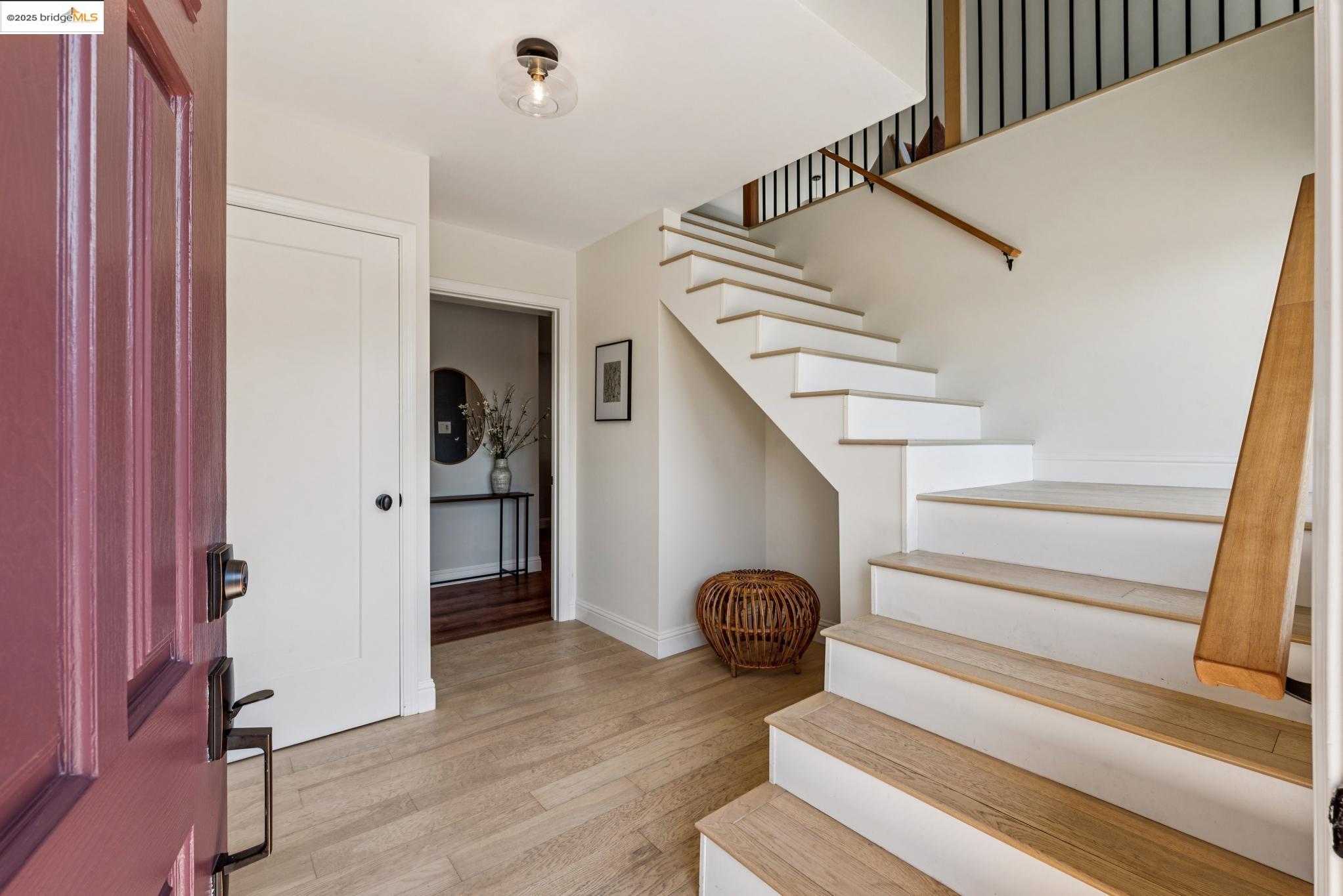 Detail Gallery Image 4 of 54 For 9 Yarmouth Ct, Oakland,  CA 94619 - 4 Beds | 3 Baths