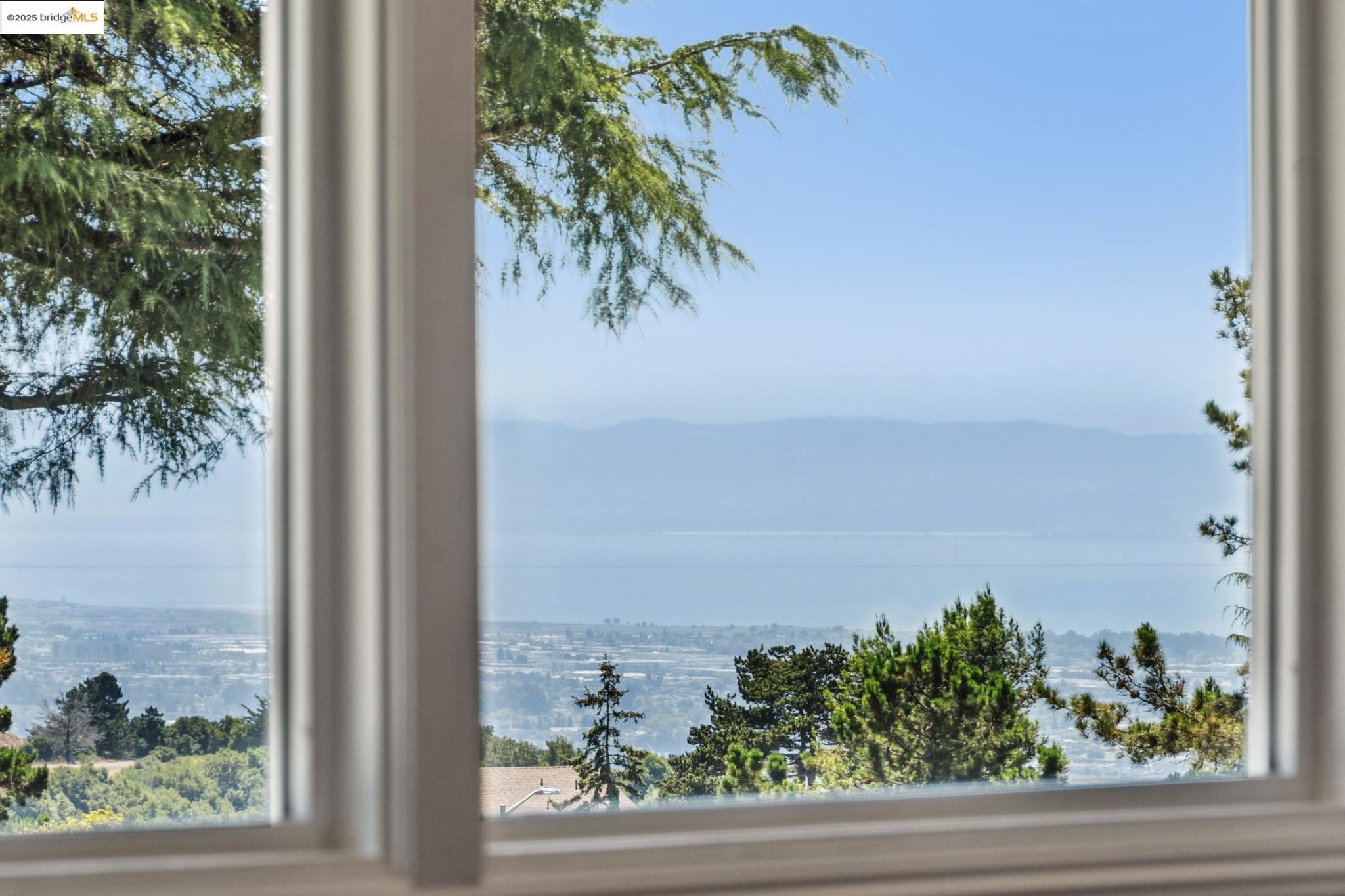 Detail Gallery Image 34 of 54 For 9 Yarmouth Ct, Oakland,  CA 94619 - 4 Beds | 3 Baths