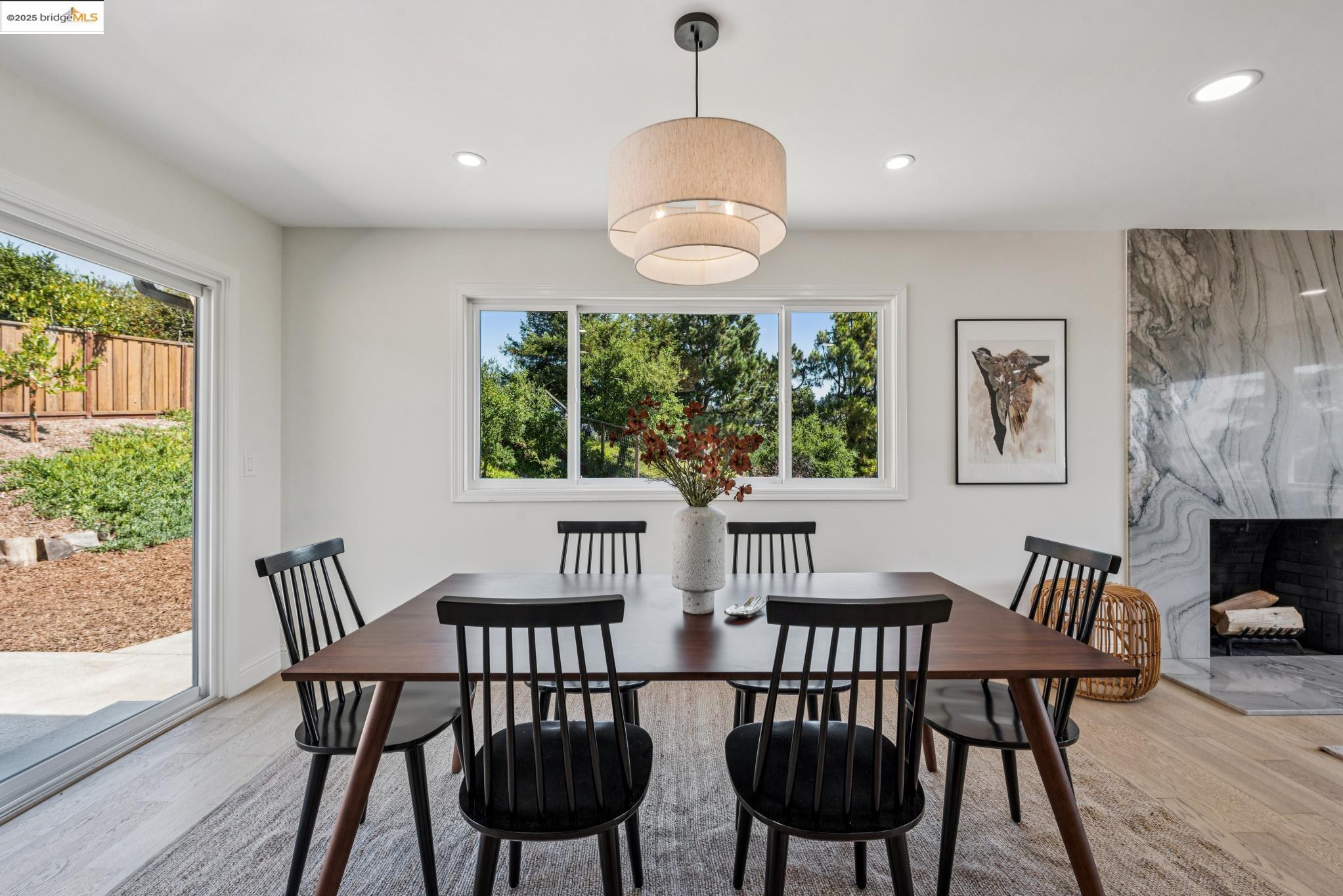 Detail Gallery Image 10 of 54 For 9 Yarmouth Ct, Oakland,  CA 94619 - 4 Beds | 3 Baths