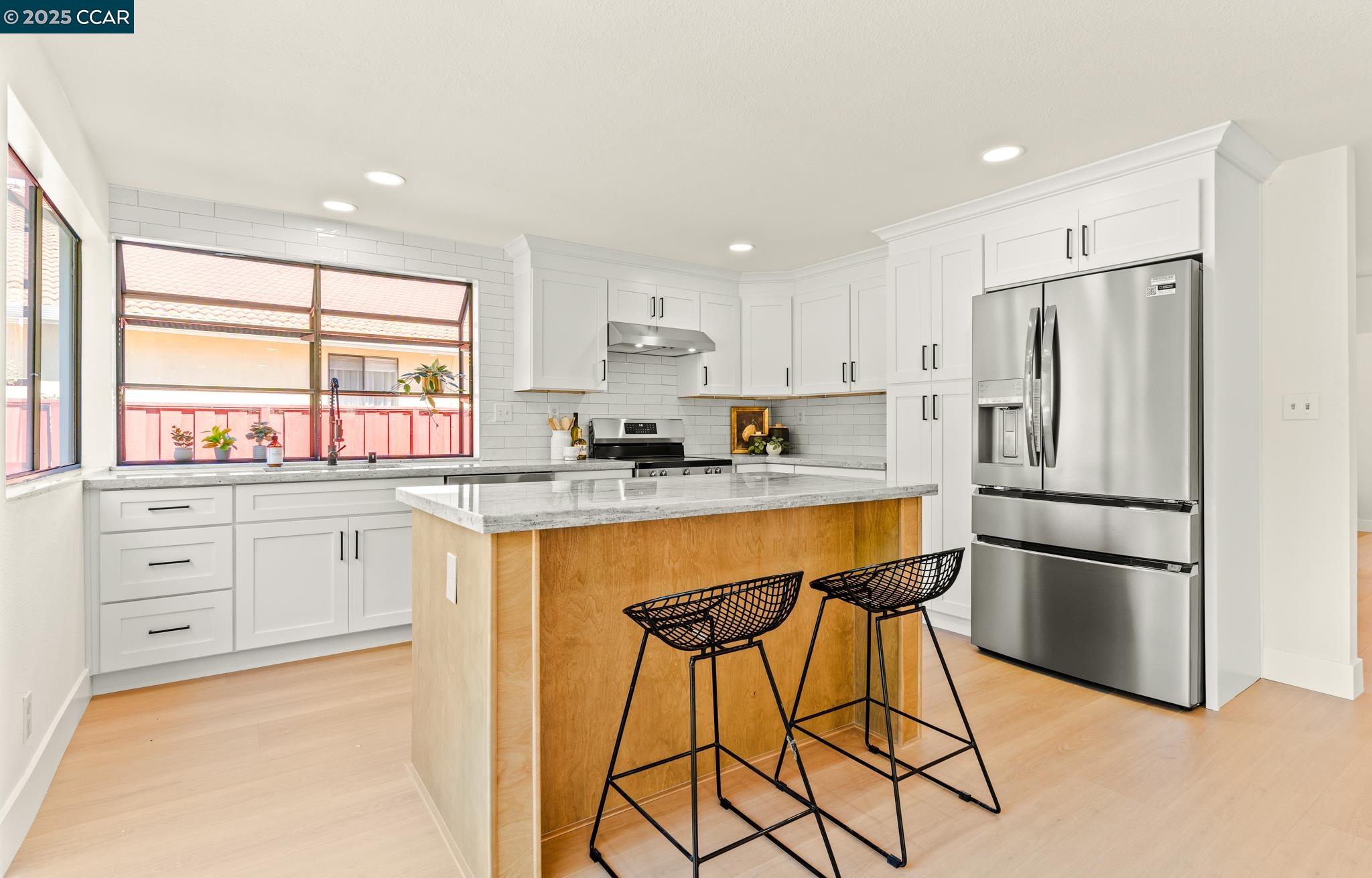 Detail Gallery Image 15 of 59 For 32945 Regents Blvd, Union City,  CA 94587 - 4 Beds | 2/1 Baths