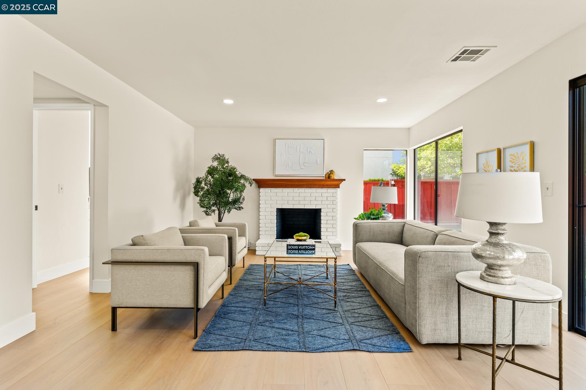 Detail Gallery Image 20 of 59 For 32945 Regents Blvd, Union City,  CA 94587 - 4 Beds | 2/1 Baths