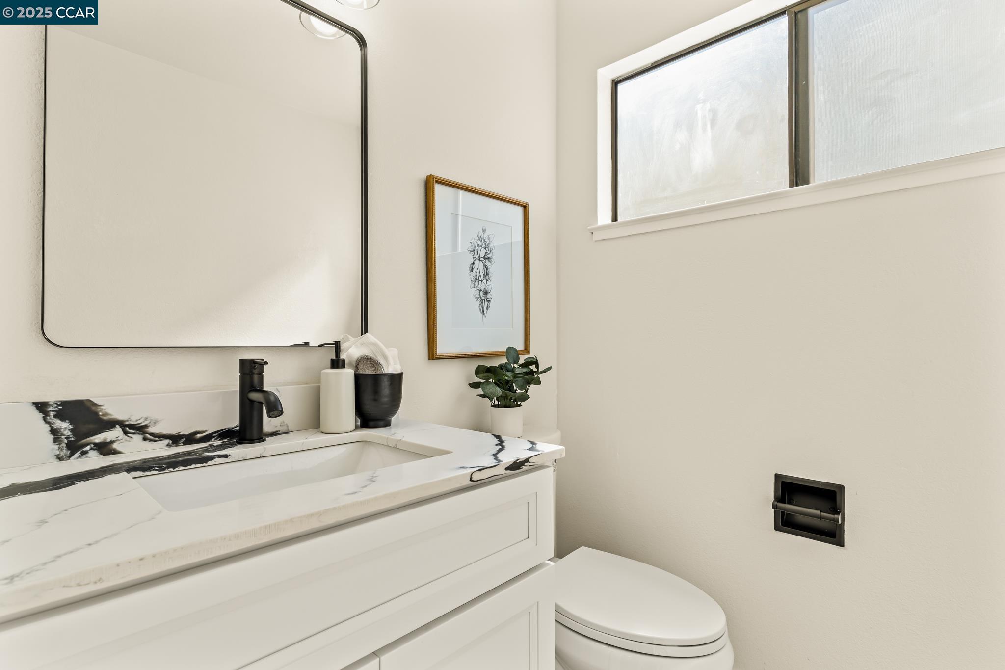 Detail Gallery Image 23 of 59 For 32945 Regents Blvd, Union City,  CA 94587 - 4 Beds | 2/1 Baths