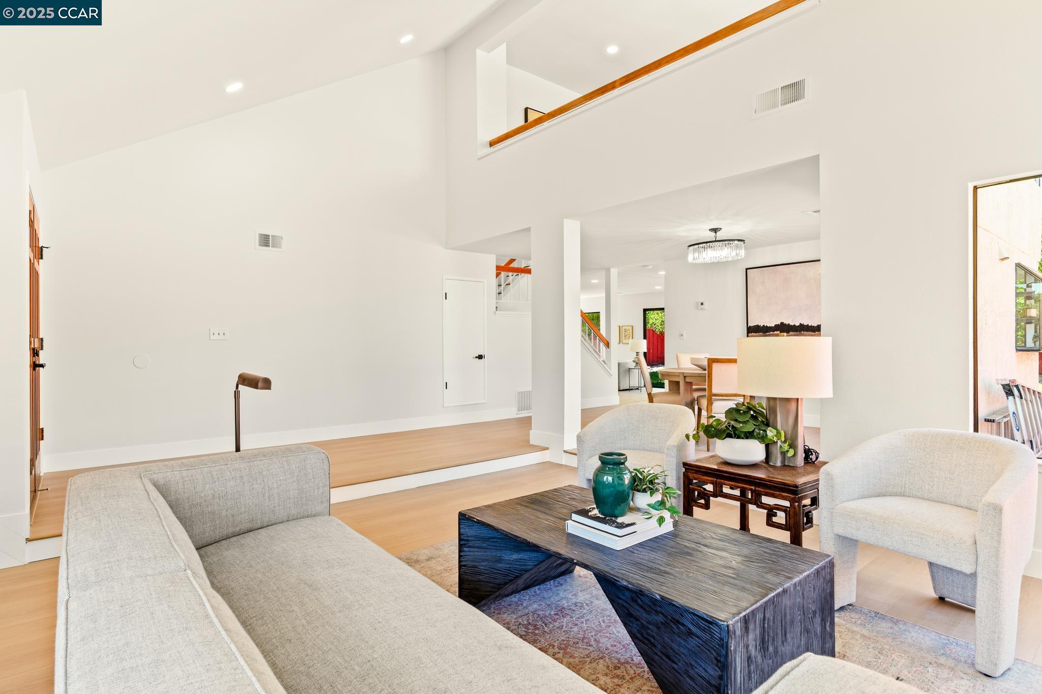 Detail Gallery Image 5 of 59 For 32945 Regents Blvd, Union City,  CA 94587 - 4 Beds | 2/1 Baths