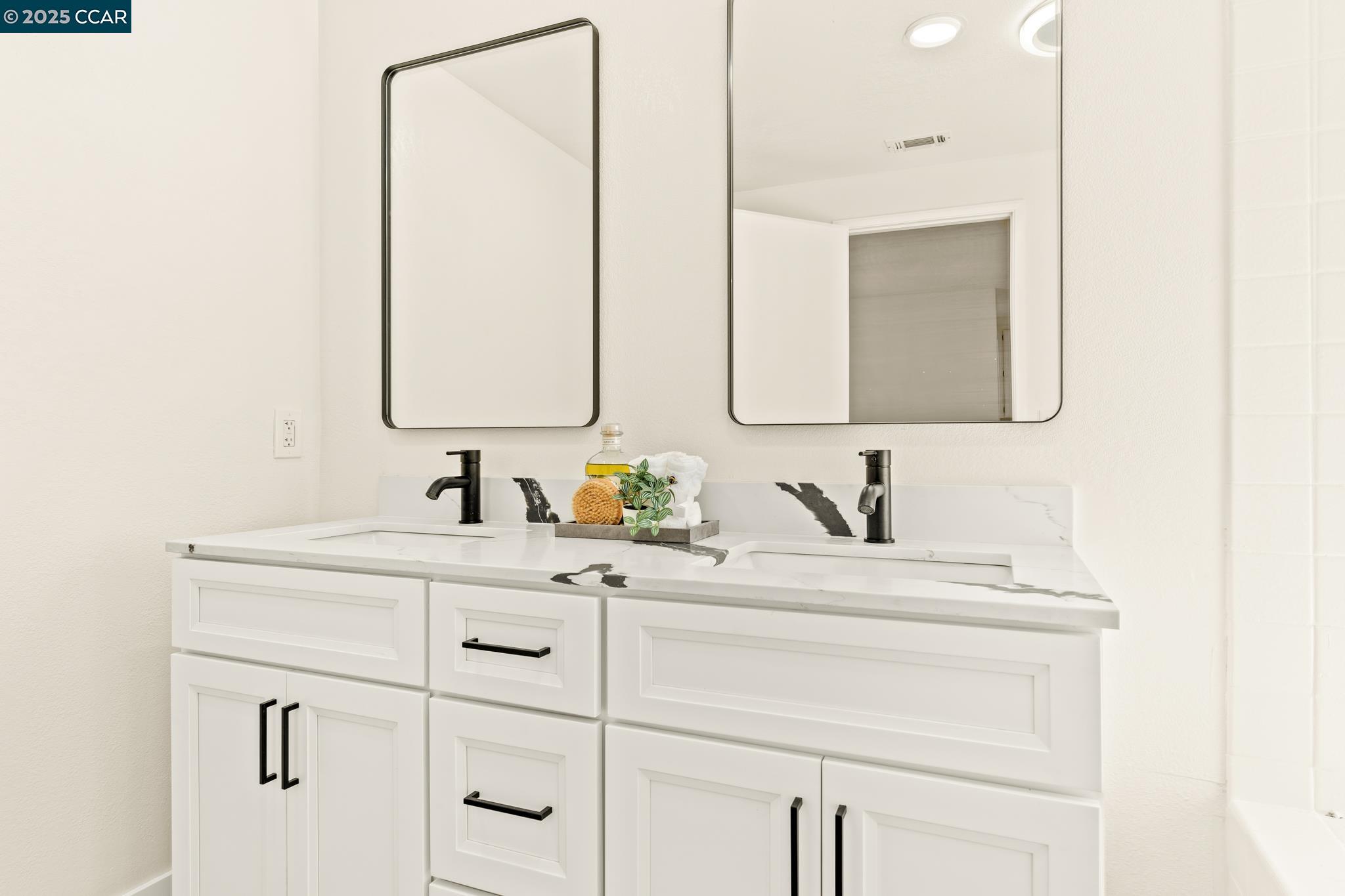 Detail Gallery Image 40 of 59 For 32945 Regents Blvd, Union City,  CA 94587 - 4 Beds | 2/1 Baths