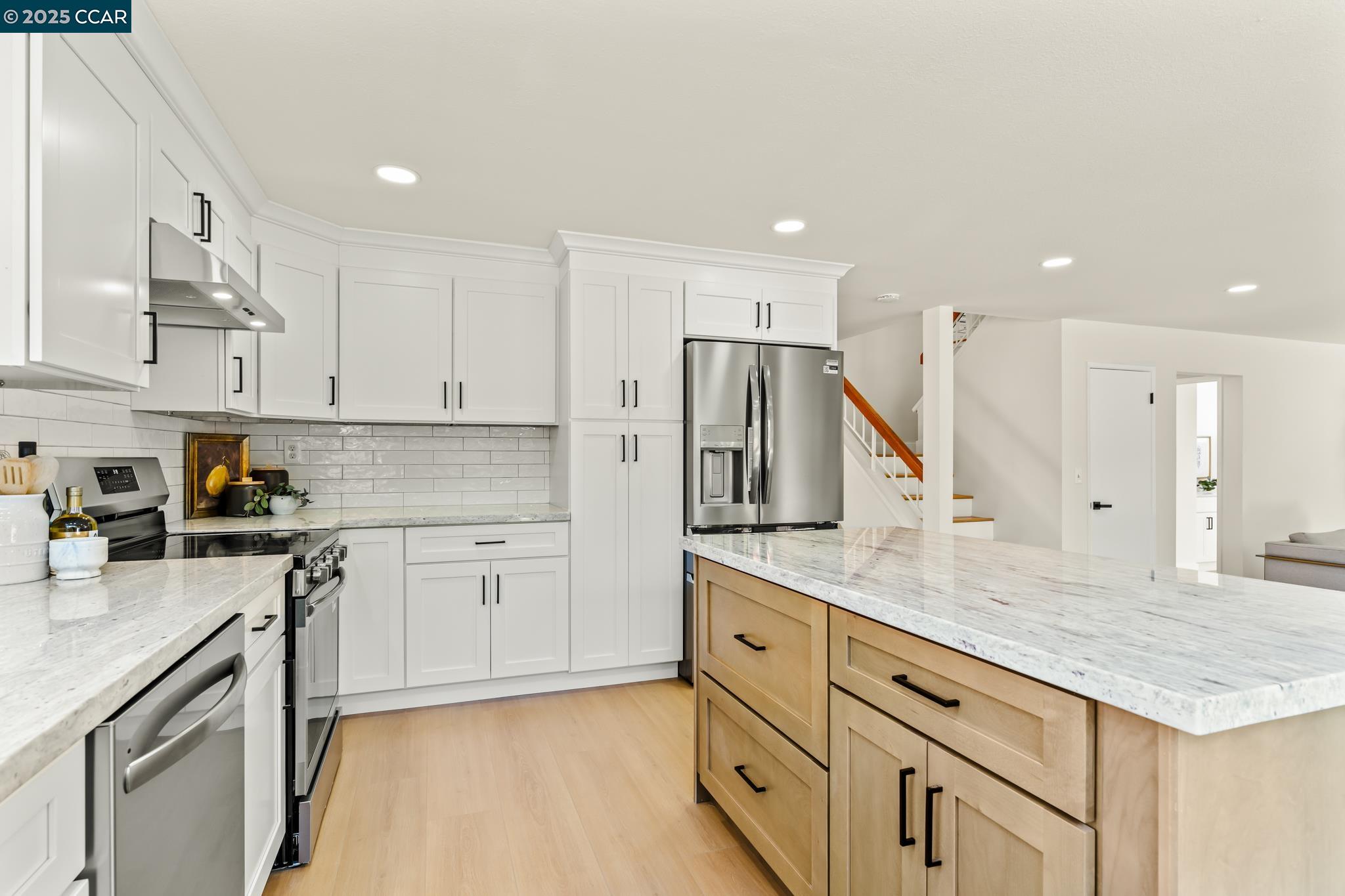 Detail Gallery Image 9 of 59 For 32945 Regents Blvd, Union City,  CA 94587 - 4 Beds | 2/1 Baths