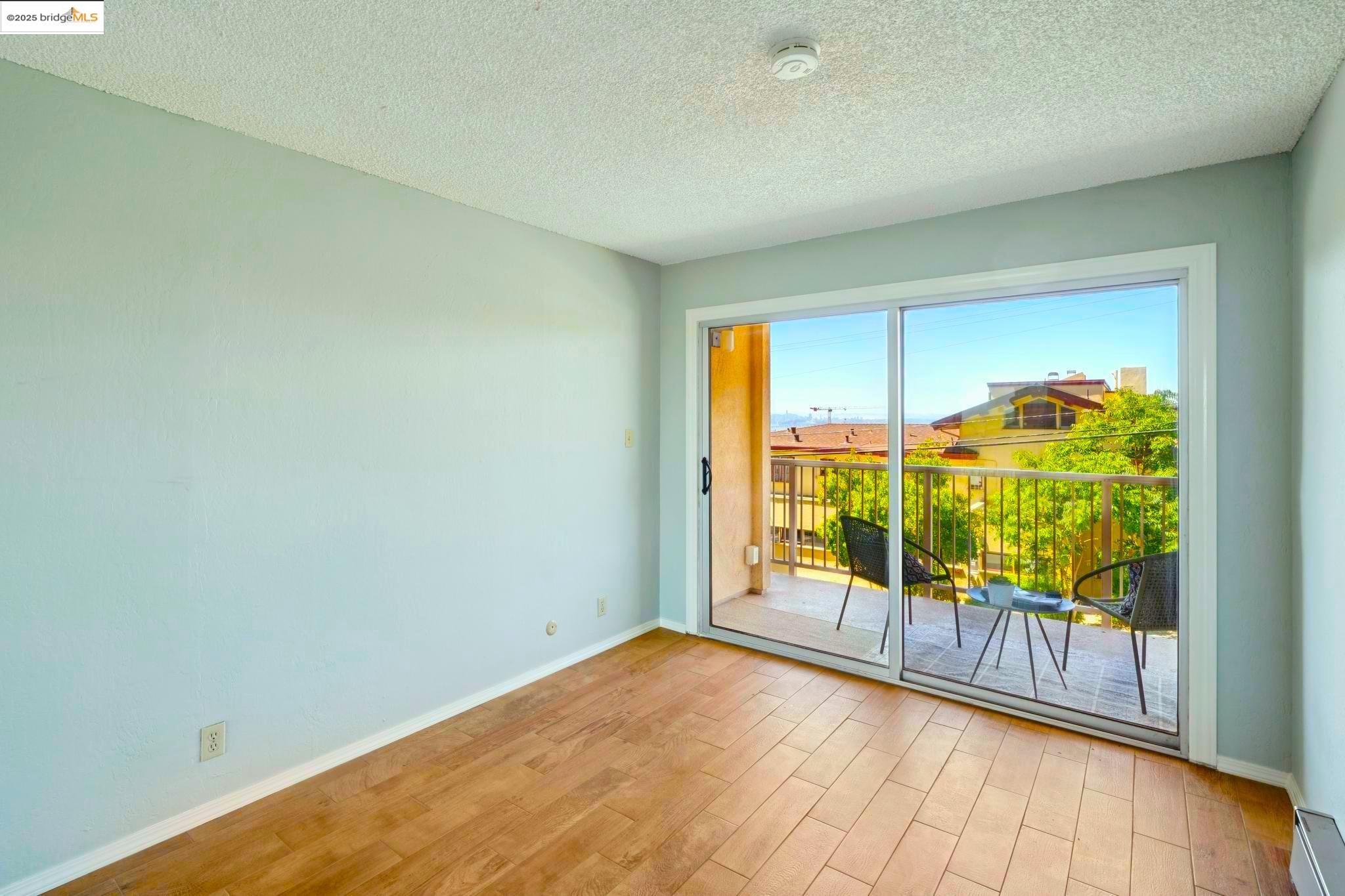 Detail Gallery Image 14 of 20 For 2 Panoramic Way #105,  Berkeley,  CA 94704 - 2 Beds | 1 Baths
