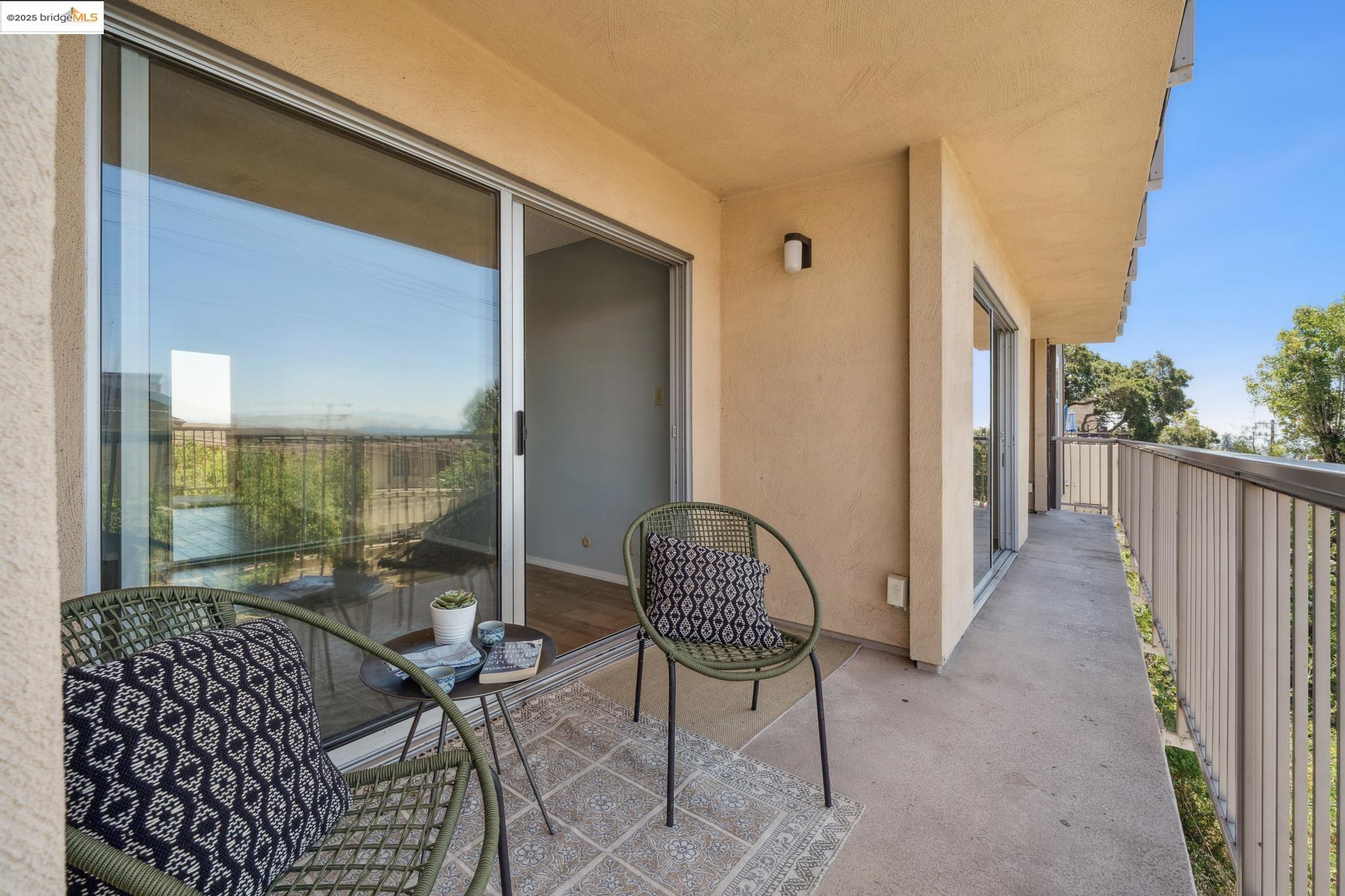 Detail Gallery Image 20 of 21 For 2 Panoramic Way #105,  Berkeley,  CA 94704 - 2 Beds | 1 Baths