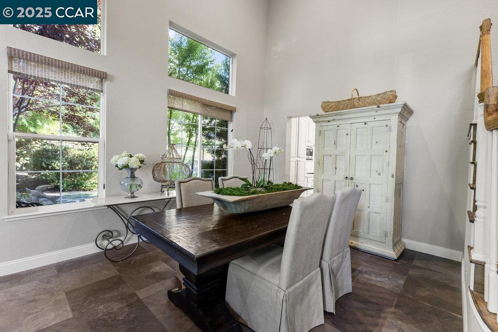Detail Gallery Image 15 of 59 For 82 Bear Place, Clayton,  CA 94517 - 5 Beds | 3 Baths