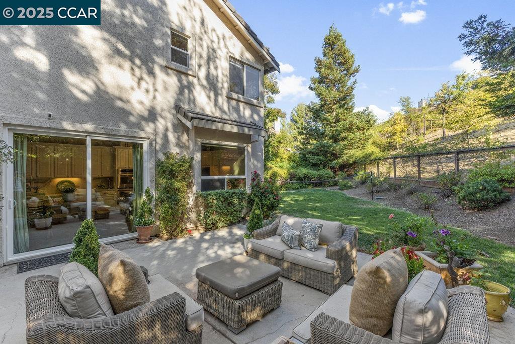 Detail Gallery Image 3 of 59 For 82 Bear Place, Clayton,  CA 94517 - 5 Beds | 3 Baths