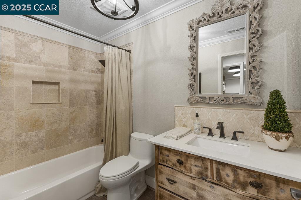 Detail Gallery Image 28 of 59 For 82 Bear Place, Clayton,  CA 94517 - 5 Beds | 3 Baths