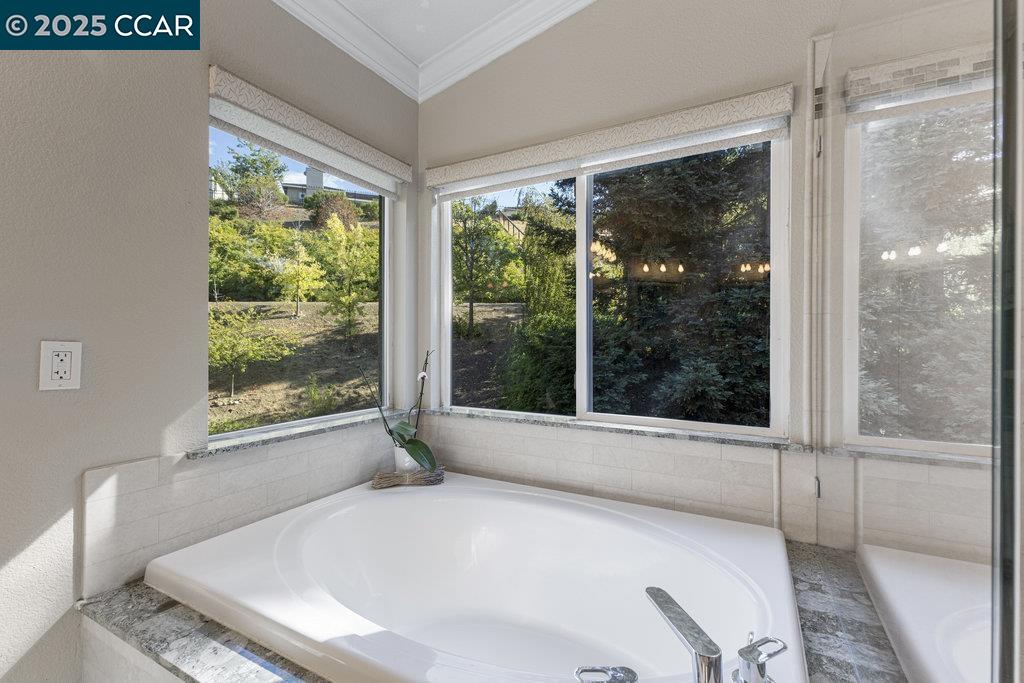 Detail Gallery Image 39 of 59 For 82 Bear Place, Clayton,  CA 94517 - 5 Beds | 3 Baths