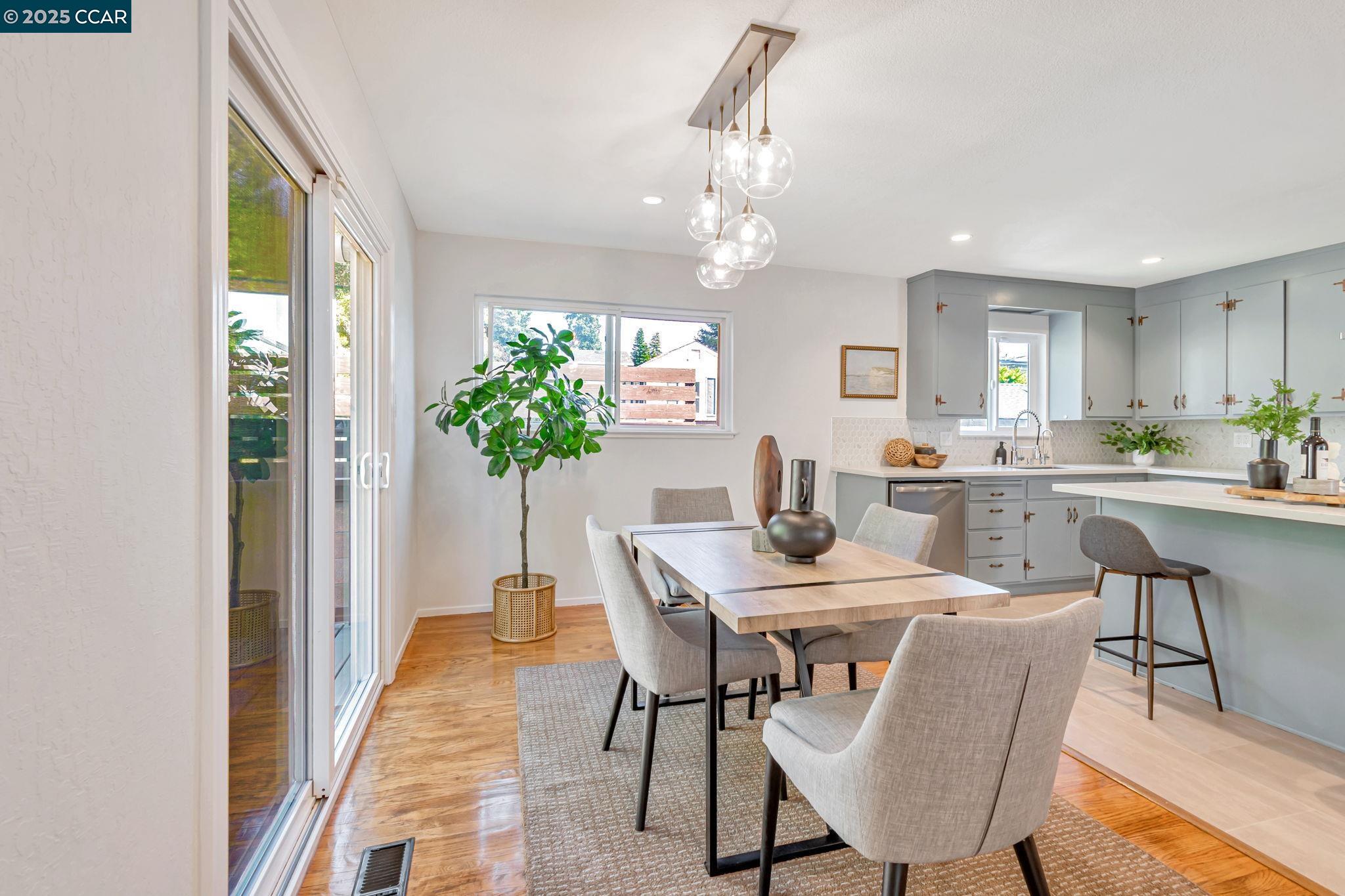 Detail Gallery Image 12 of 34 For 3620 Harbor View Ave, Oakland,  CA 94619 - 3 Beds | 2 Baths
