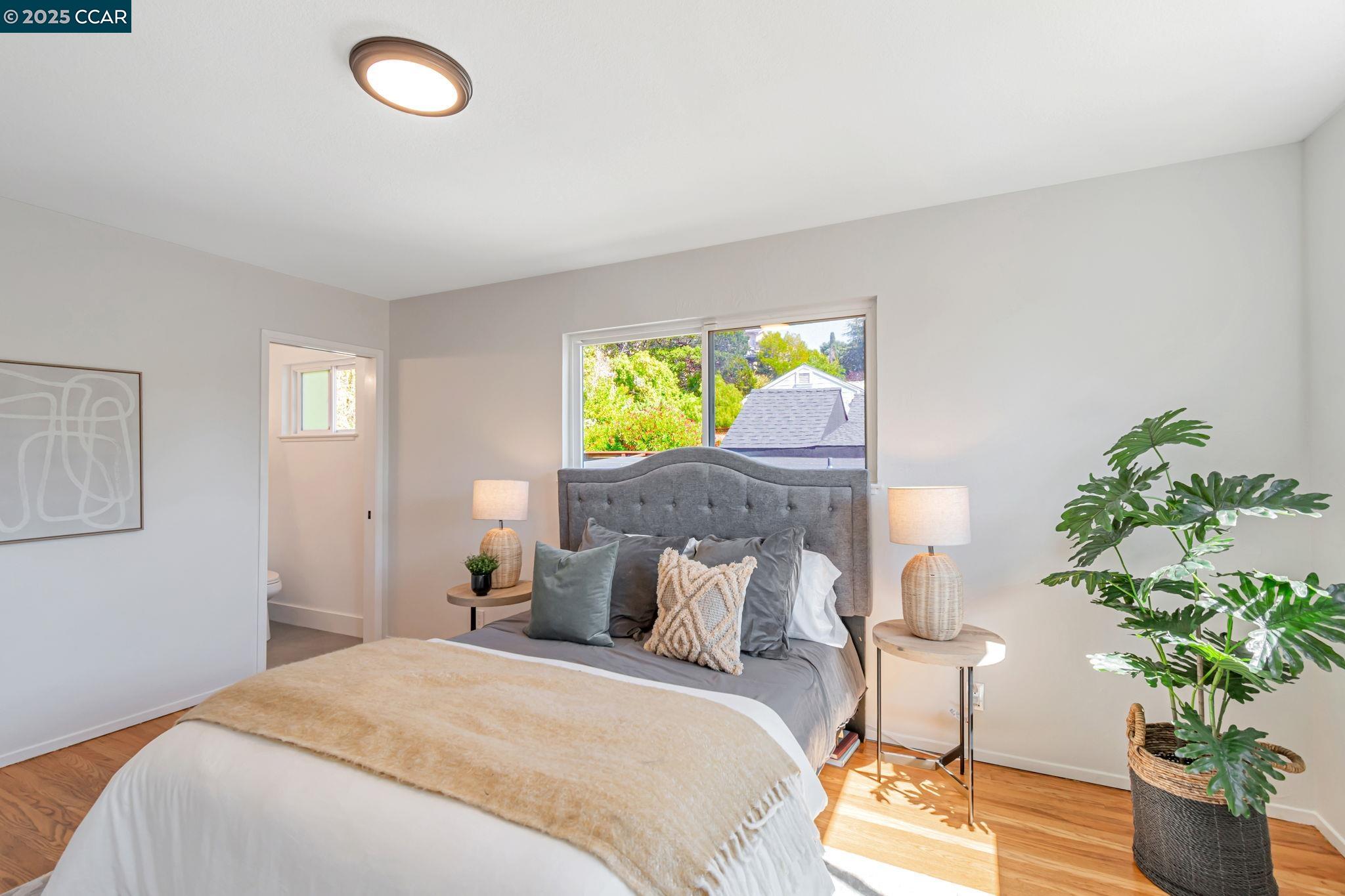 Detail Gallery Image 17 of 34 For 3620 Harbor View Ave, Oakland,  CA 94619 - 3 Beds | 2 Baths