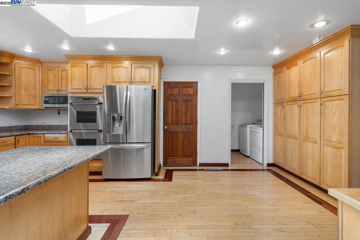 Detail Gallery Image 13 of 60 For 3491 Middleton Ave, Castro Valley,  CA 94546 - 5 Beds | 3/1 Baths