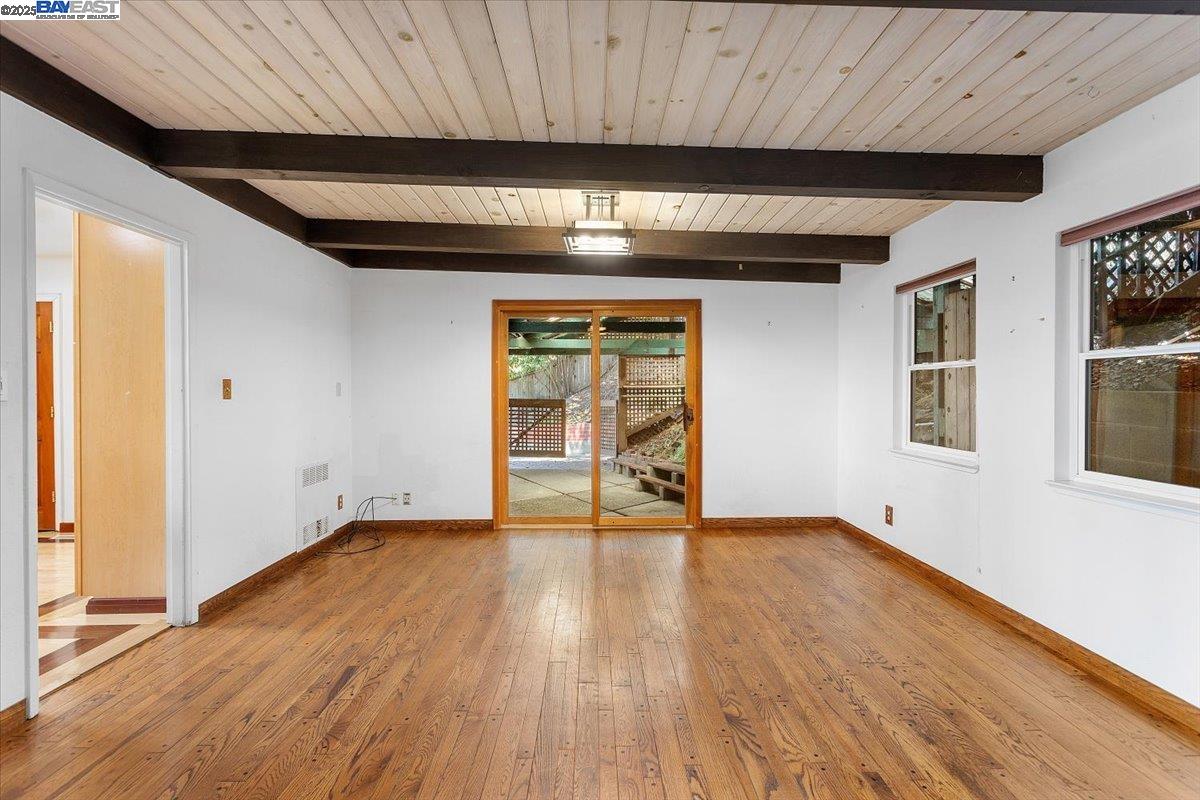 Detail Gallery Image 21 of 60 For 3491 Middleton Ave, Castro Valley,  CA 94546 - 5 Beds | 3/1 Baths