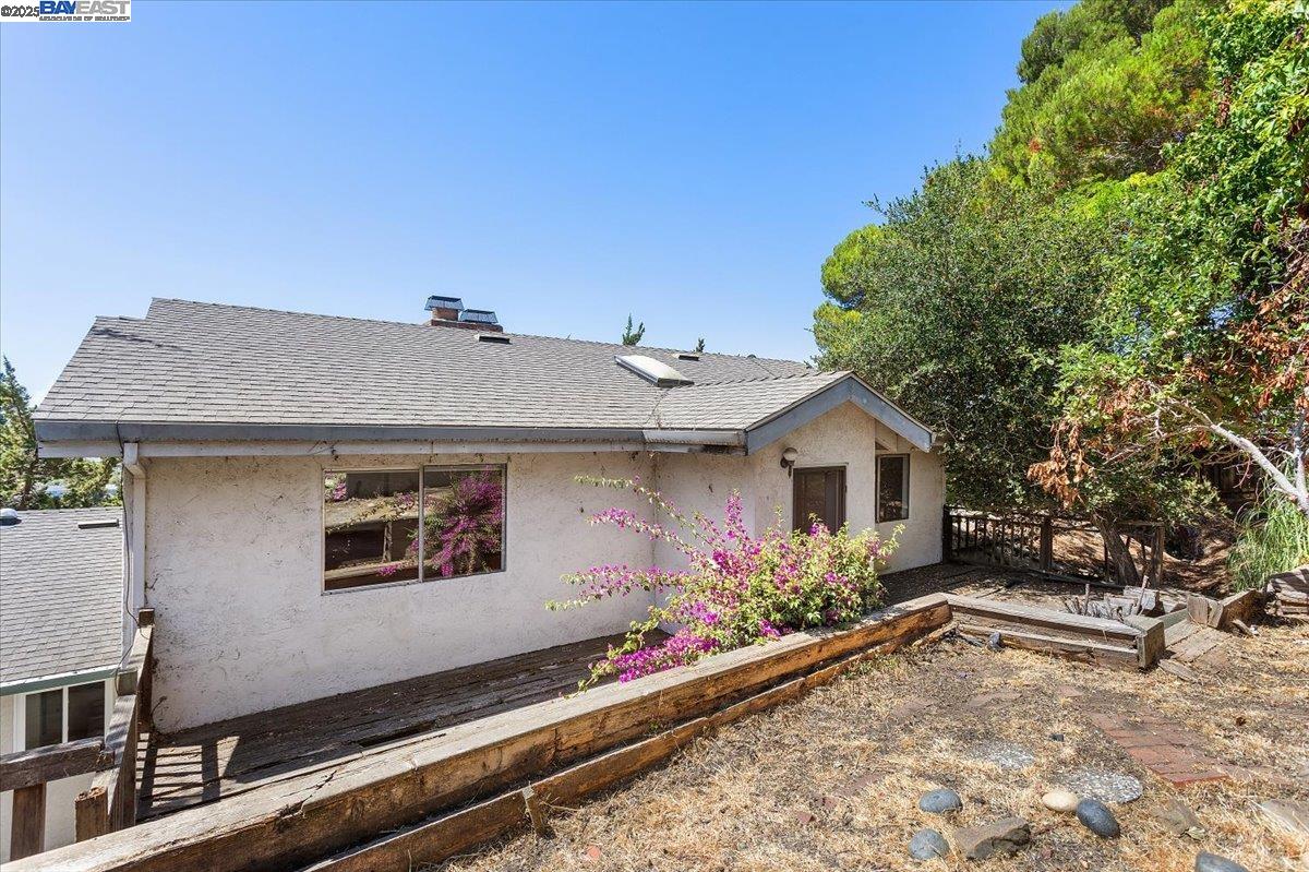 Detail Gallery Image 42 of 60 For 3491 Middleton Ave, Castro Valley,  CA 94546 - 5 Beds | 3/1 Baths