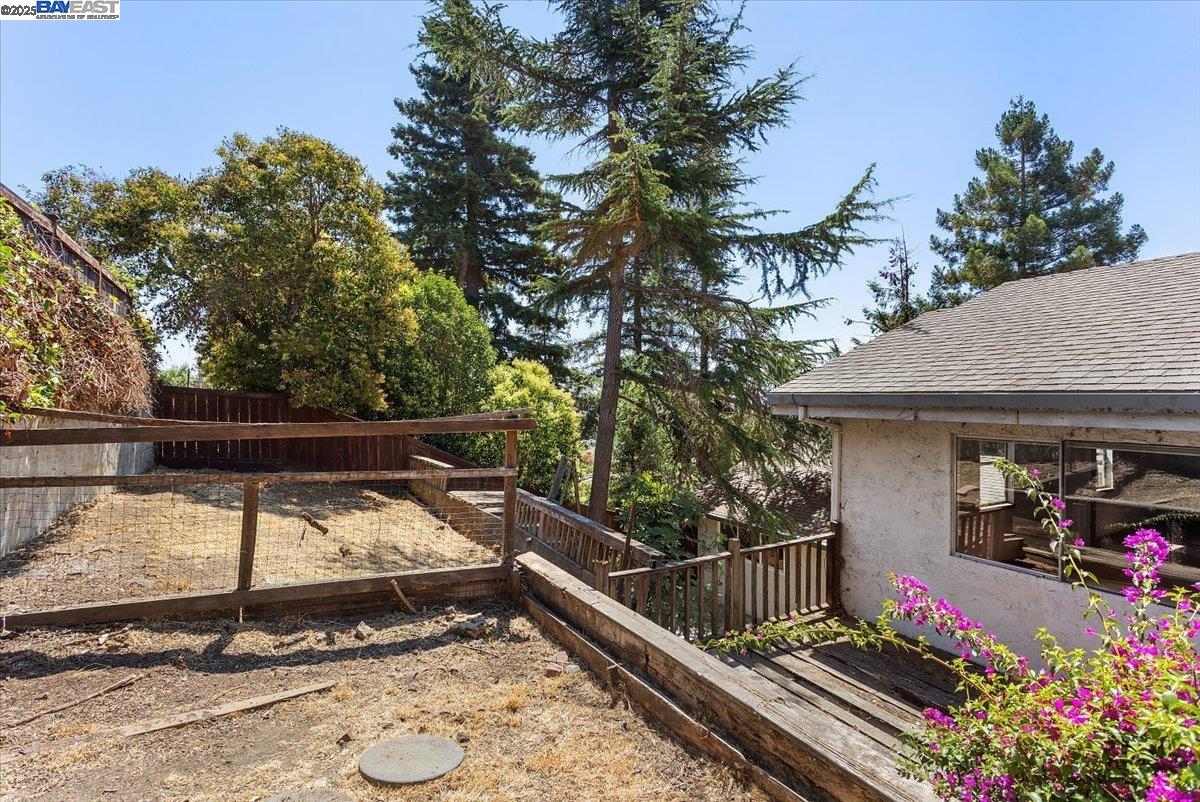 Detail Gallery Image 43 of 60 For 3491 Middleton Ave, Castro Valley,  CA 94546 - 5 Beds | 3/1 Baths