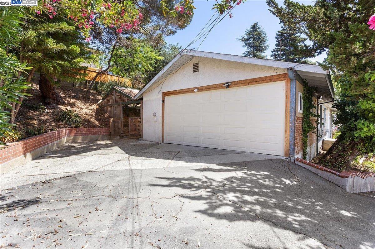 Detail Gallery Image 46 of 60 For 3491 Middleton Ave, Castro Valley,  CA 94546 - 5 Beds | 3/1 Baths