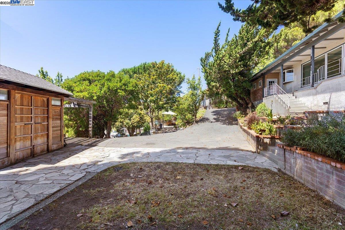Detail Gallery Image 48 of 60 For 3491 Middleton Ave, Castro Valley,  CA 94546 - 5 Beds | 3/1 Baths